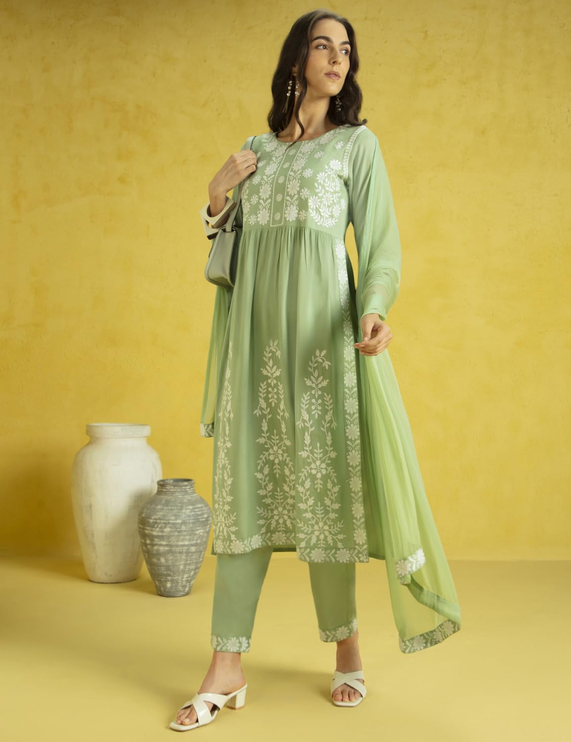 Kaari Completo Kurta Chikankari da Donna Dupatta - vestibilità Aderente e Svasata | Dupatta in Chiffon con Fascia Ricamata | Pantaloni Dritti con Tasca Laterale | Completo Kurta da Donna