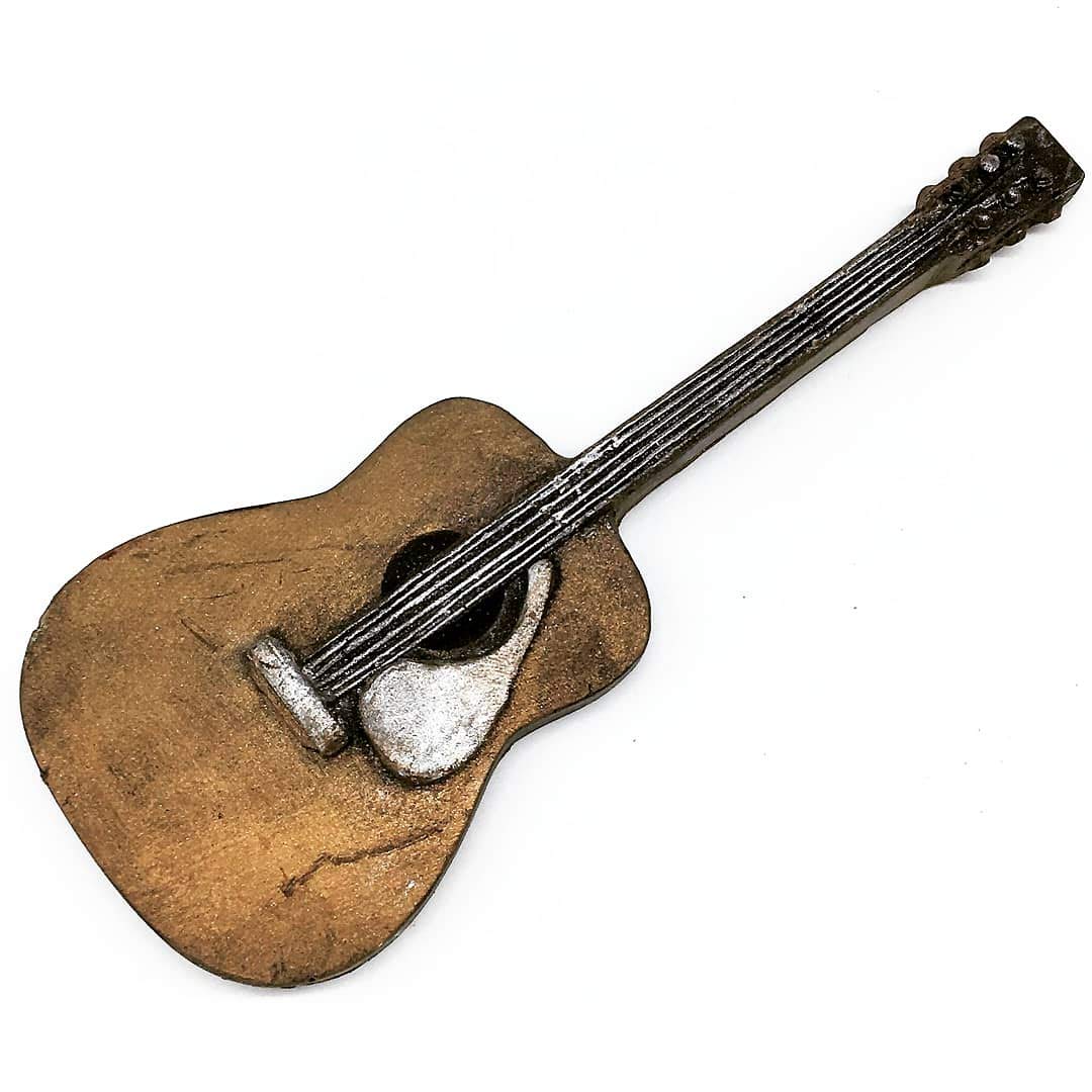 Luxury Hand-Made Chocolate Guitar Gift Set - Ultra Realistic