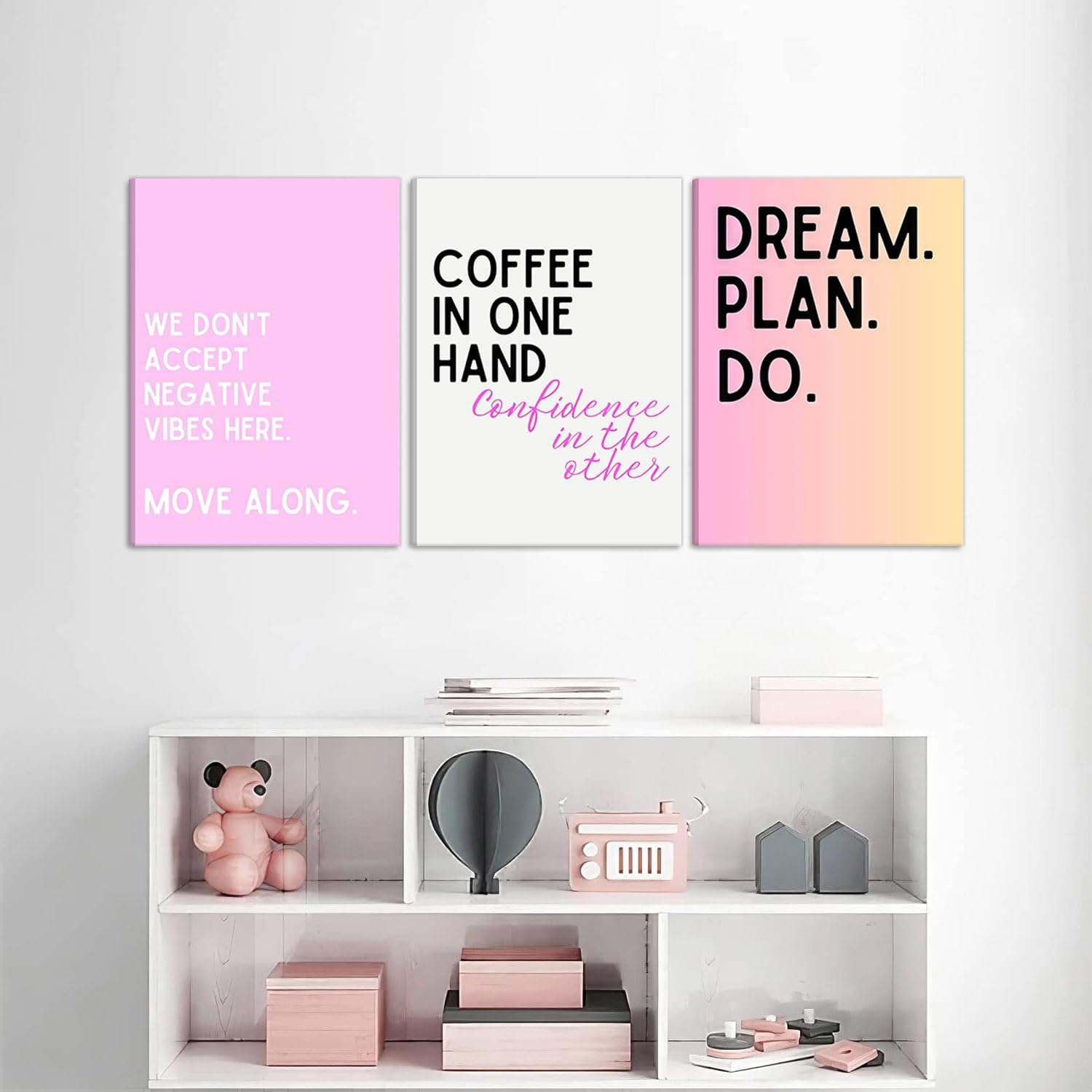 3 lienzos motivacionales femeninos rosados para pared, arte inspirador para la oficina, decoración de pared, imágenes con texto en inglés "We Don't Accept Negative Vibes Here Move Along", pósteres