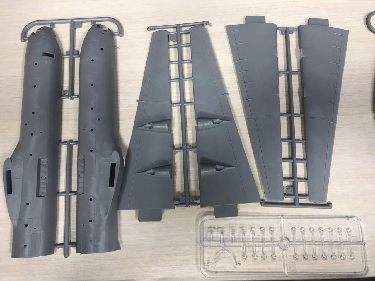 Roden 333 Douglas C-133A Cargomaster Military Transport aircraf 1/144 Scale kit