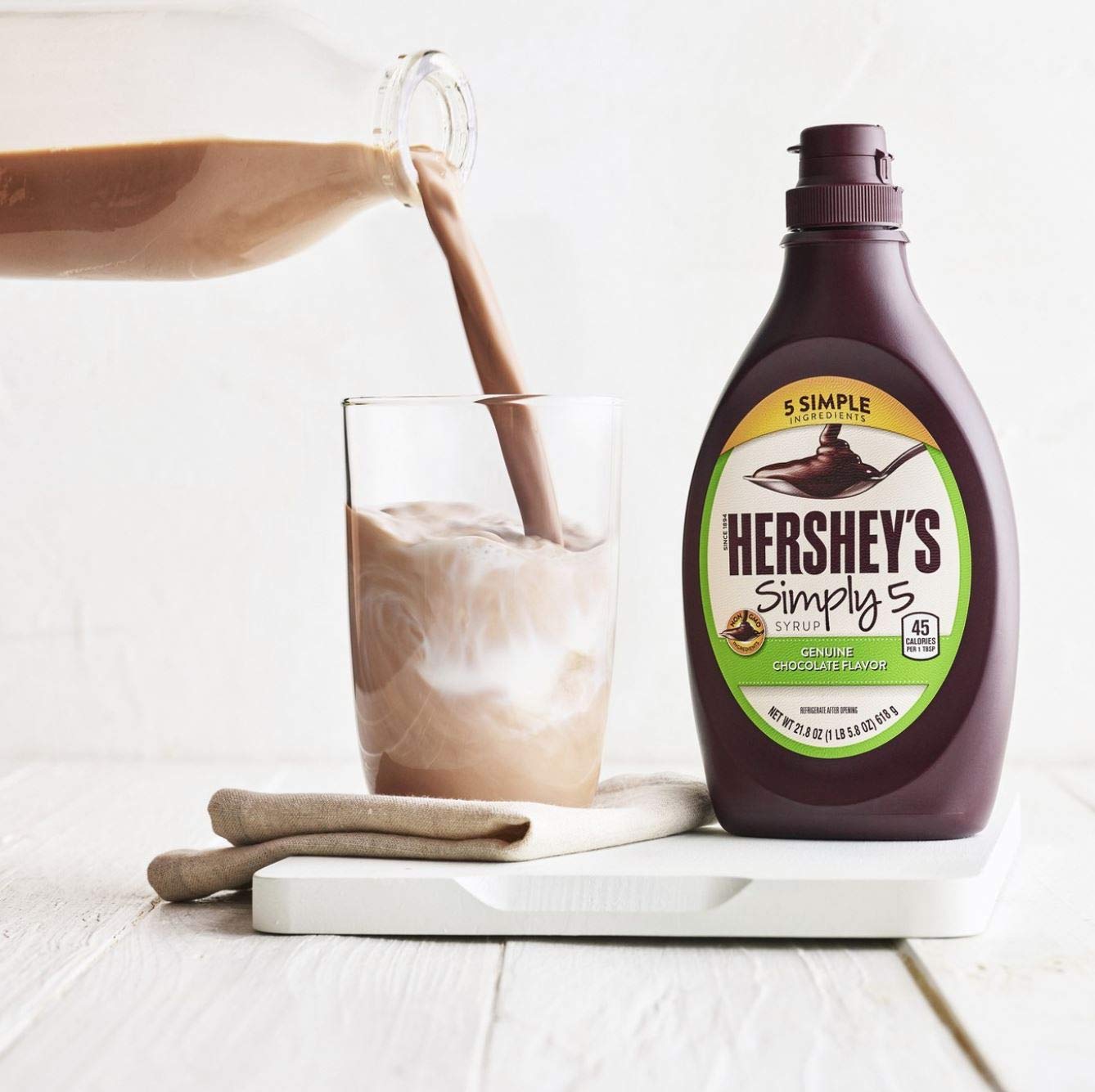 Amazon | 大容量 Hershey's(ハーシーズ), チョコレートシロップ Simple