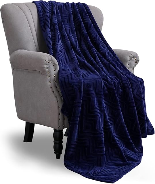 SOCHOW Geometric Pattern Flannel Fleece Throw Blanket, Lightweight Super Soft Cozy Plush Blanket for Bed Couch Sofa, 127cm × 150cm, Navy Blue