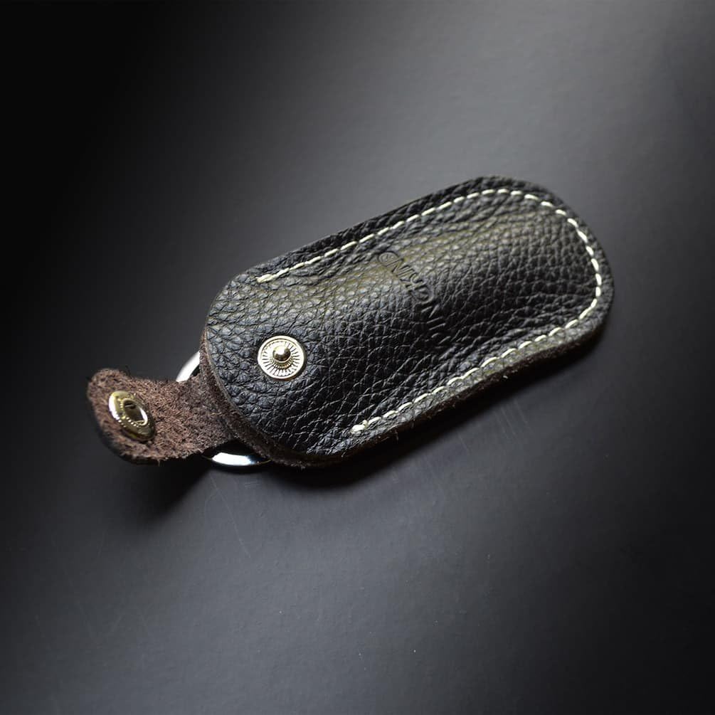 Cowhide Genuine Leather USB Flash Drive Case Holder with Key Chain (Black)