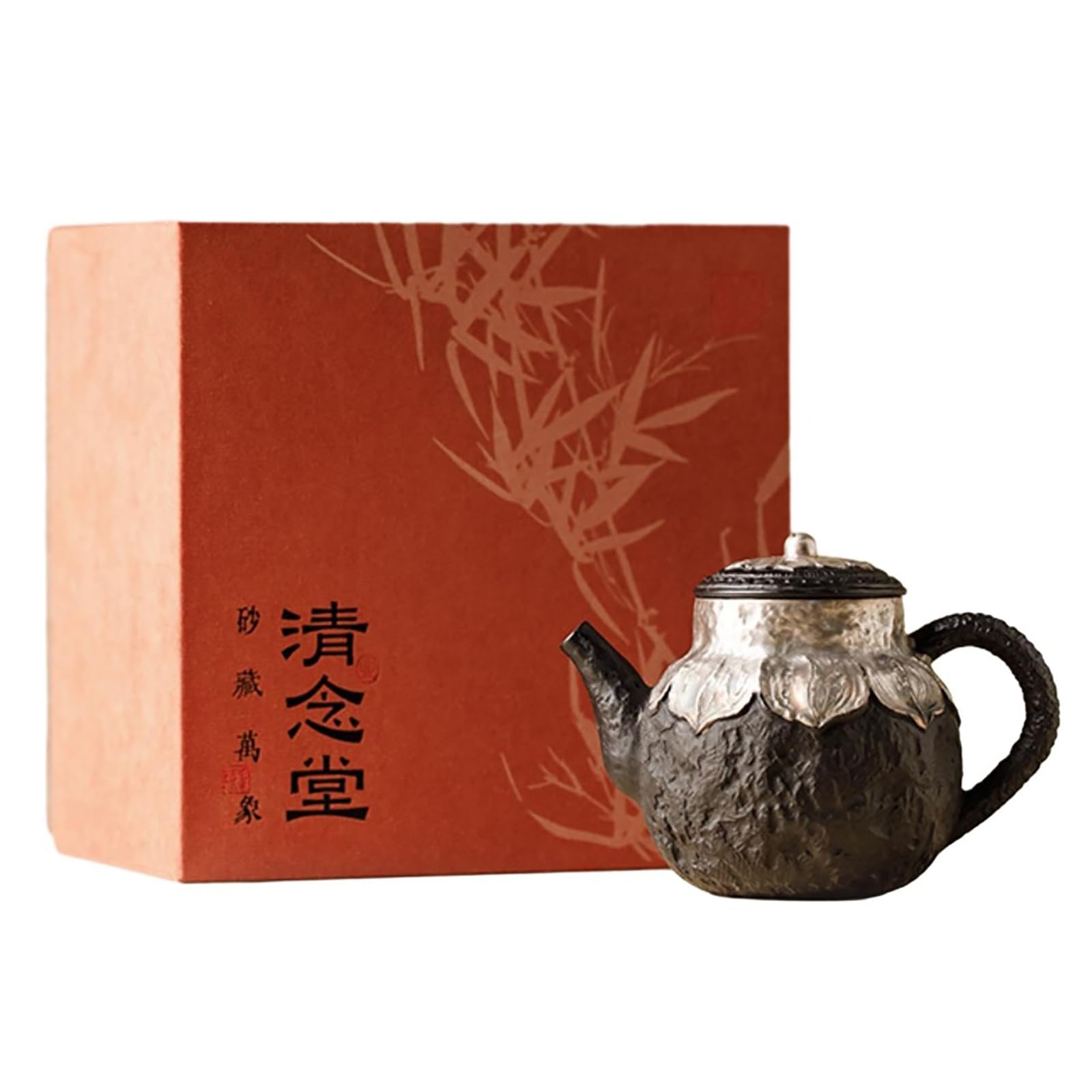 Teetasse mit schwarzem Schlamm und violettem Sand