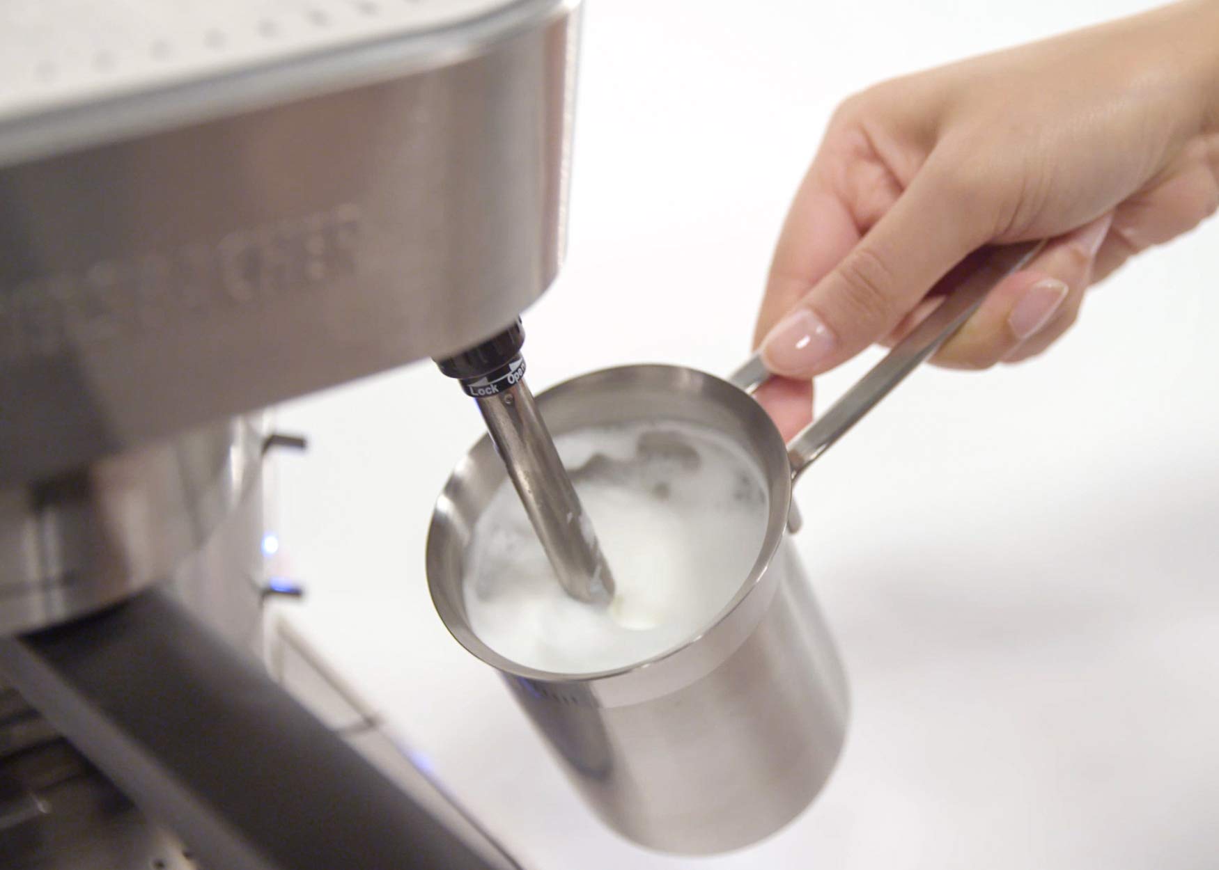 Rommelsbacher Cafetera de filtro, jarra de cristal, portafiltros, filtro para 1 o 2 tazas, boquilla para espuma de leche/agua caliente, capacidad de llenado programable