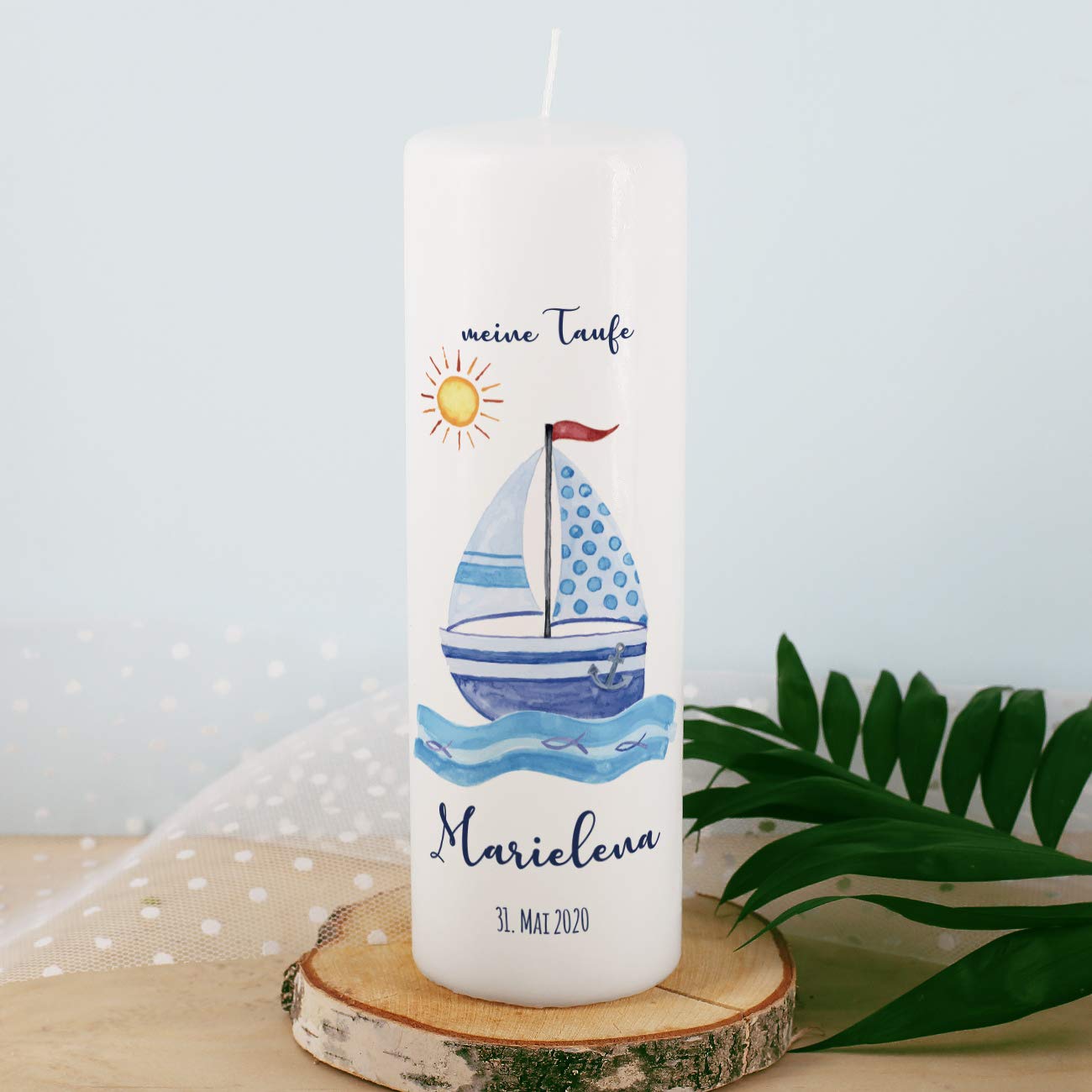 Striefchen® Taufkerze für Jungen mit Namen u. Taufdatum sowie eigenen Taufspruch 8 x 25 cm - Motiv Segelschiff