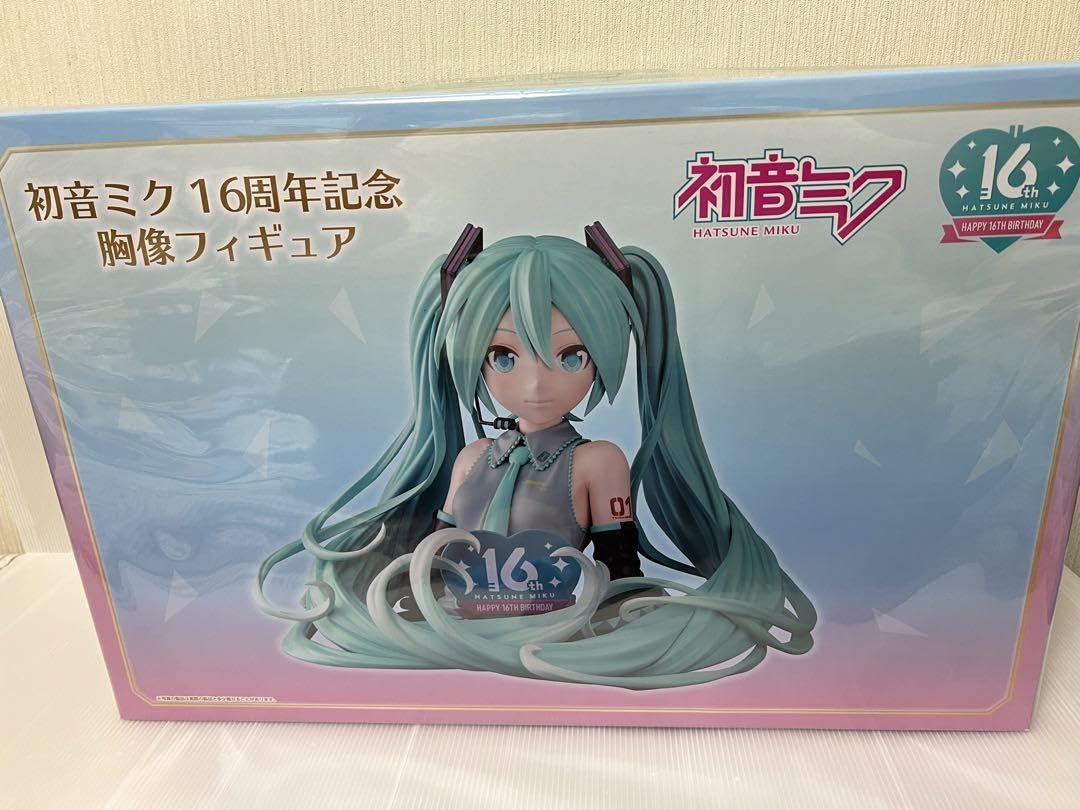 Amazon | lLoppi限定初ミク 16周年記念 胸像フィギュア | フィギュア 