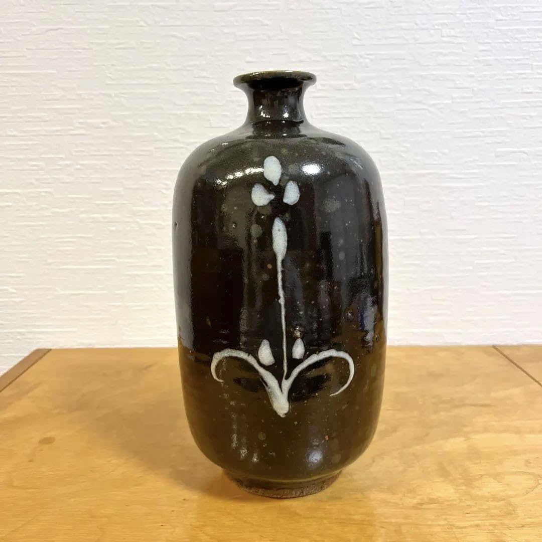 壺　花瓶　黒牟田焼 Amazon.co.jp: 肥前黒牟田焼花壺 花瓶 丸田宣政窯 丸田宣政作