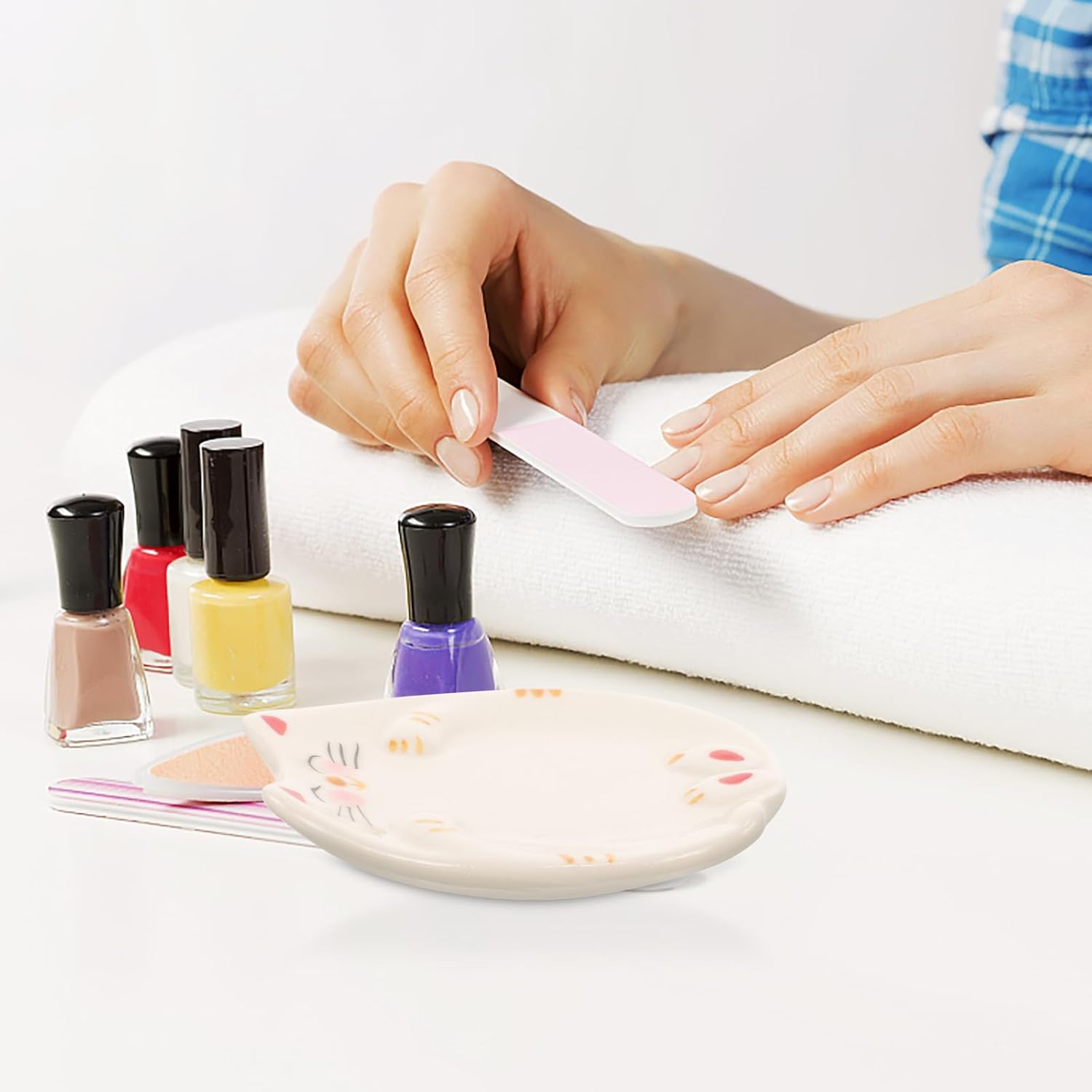 Baluue Ceramic Watercolor Palette Tray 3.34X2.95 Inch Porcelain Paint Mixing Tray with Cute Cat Design for Watercolor Gouache Nail Art Color Mixing