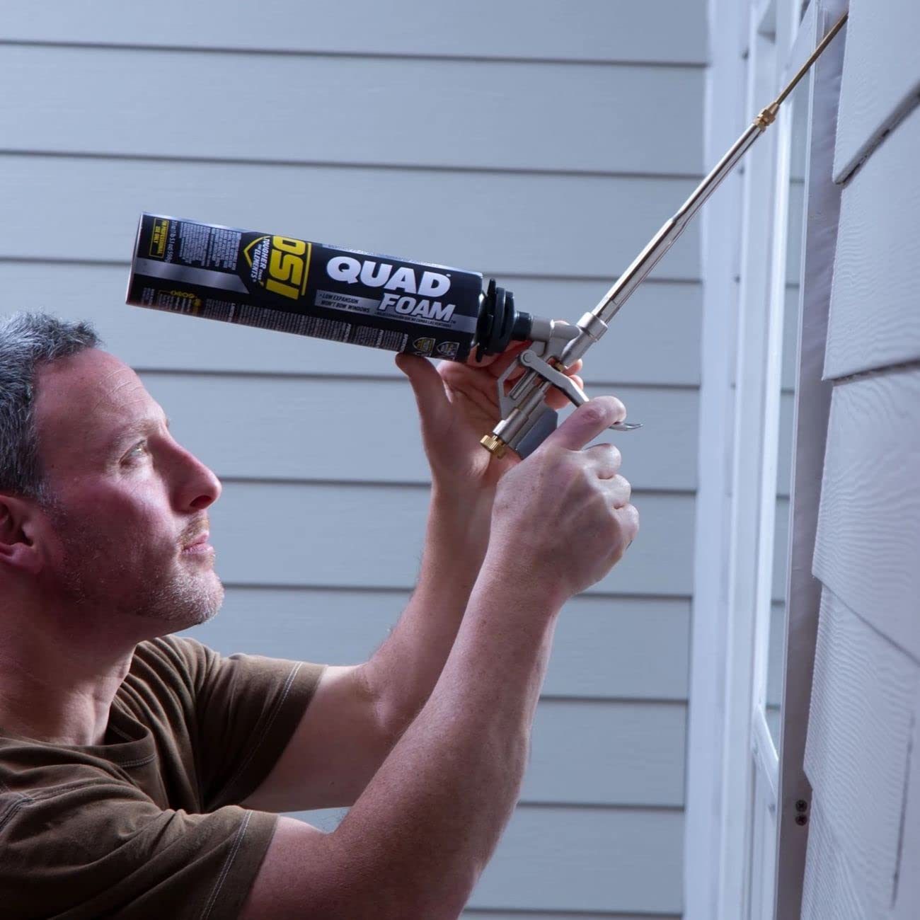 12 Pack of 20.45 oz OSI 1866185 Quad Window and Door Foam Sealant