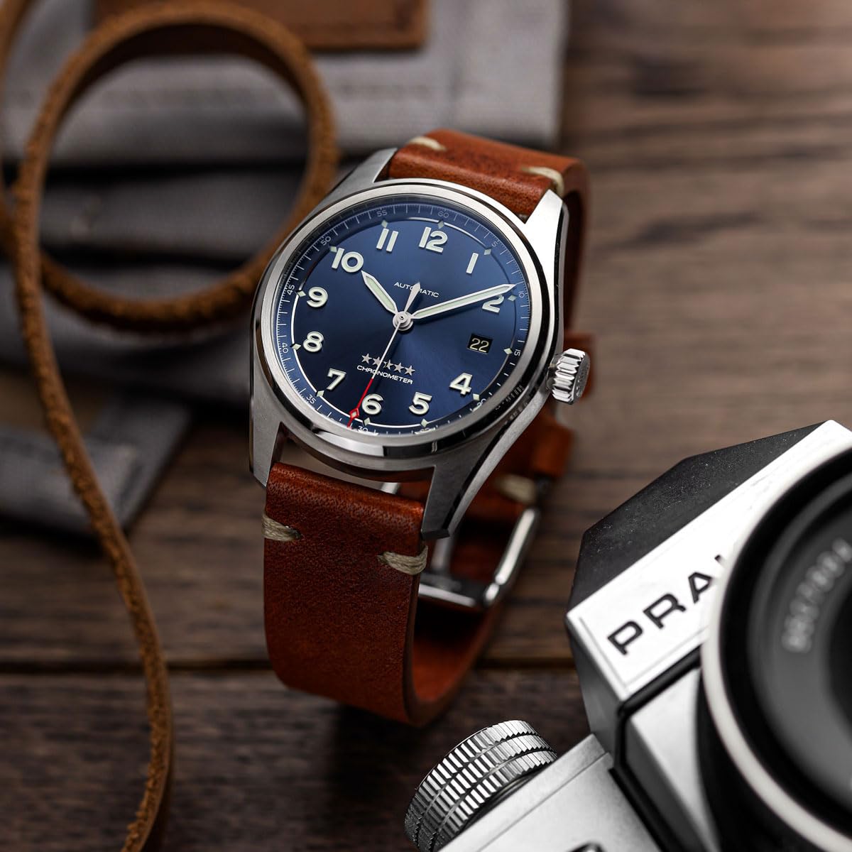 WatchGecko Einfaches, handgefertigtes Lederarmband | Zertifiziertes Ersatzarmband aus echtem italienischem Leder, Vintage-Stil, doppelte Naht, einfach anzubringen