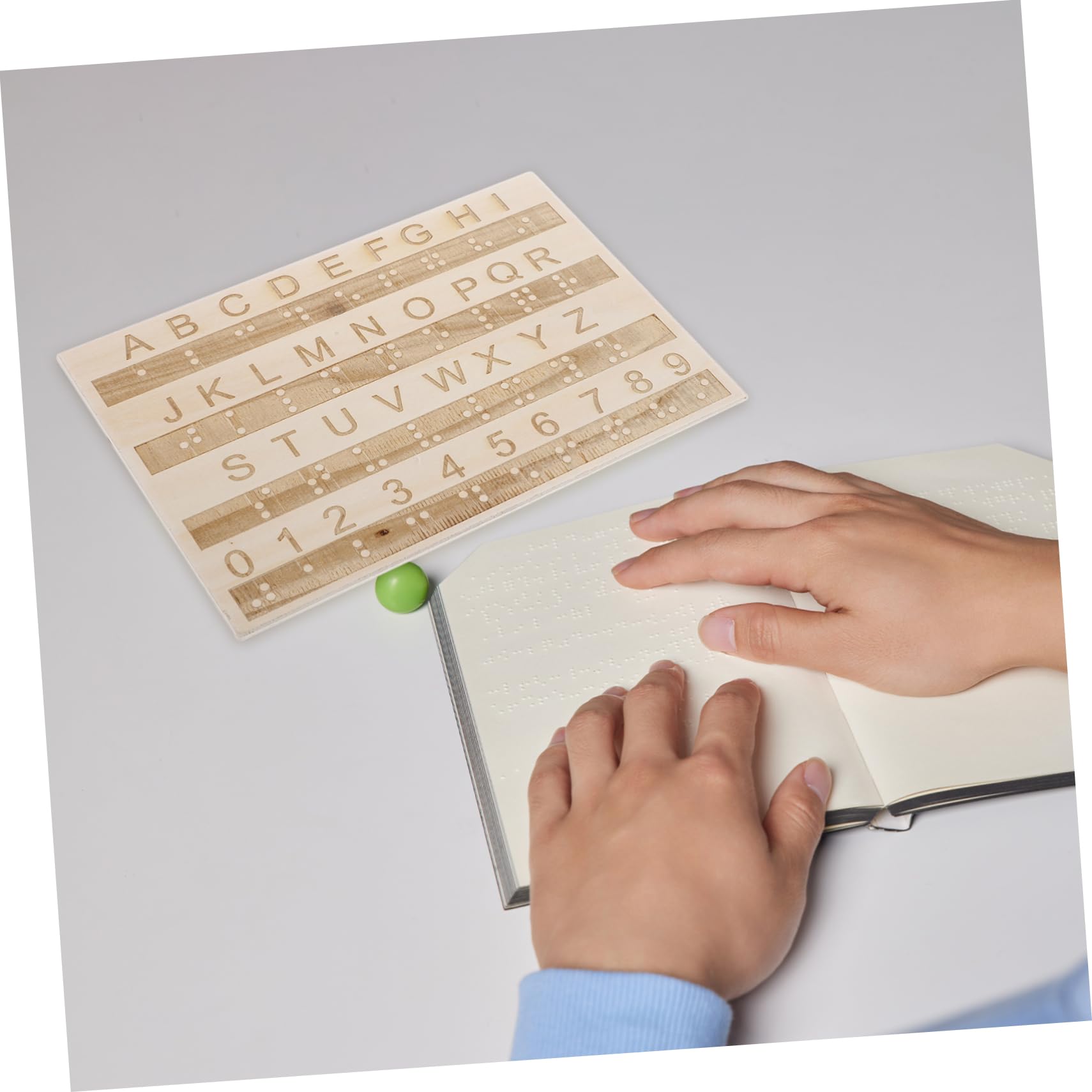 SOIMISS Tabellone Alfabeto Braille in Legno per Ragazzo Ragazza e Adulti, Strumento Educativo Tattile per Apprendimento Braille, Gioco Didattico Montessori per Principianti