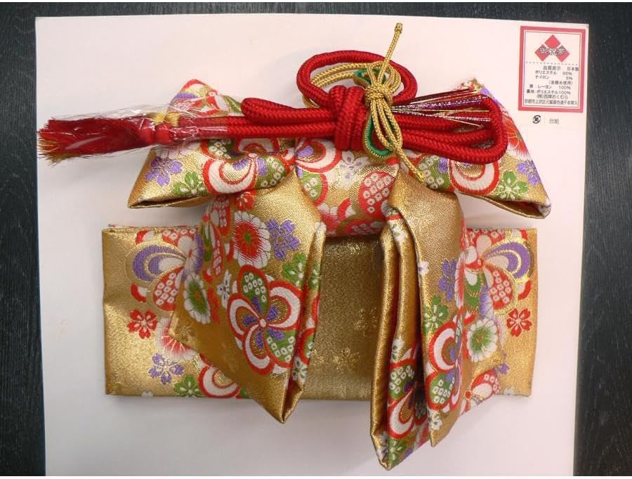 七五三、3歳用、Ｓサイズ祝帯ハコセコセット。01、金地に捻り梅柄。 七五三3歳用Sサイズ祝帯ハコセコセット01金地に捻り梅柄 七五三 はこ