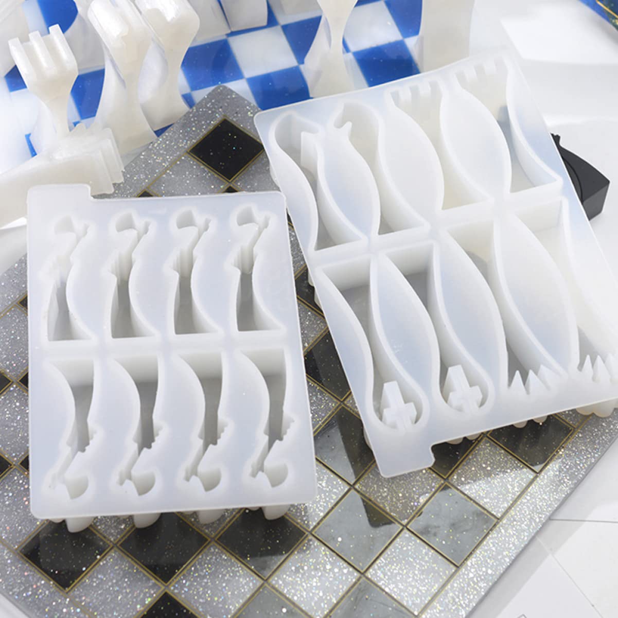 NUOBESTY 2pezzi Stampi Per Scacchi in Silicone Stampi in Resina Epossidica Vassoio Per Realizzare Pezzi Dei Scacchi Flessibile e Riutilizzabile Artigianali