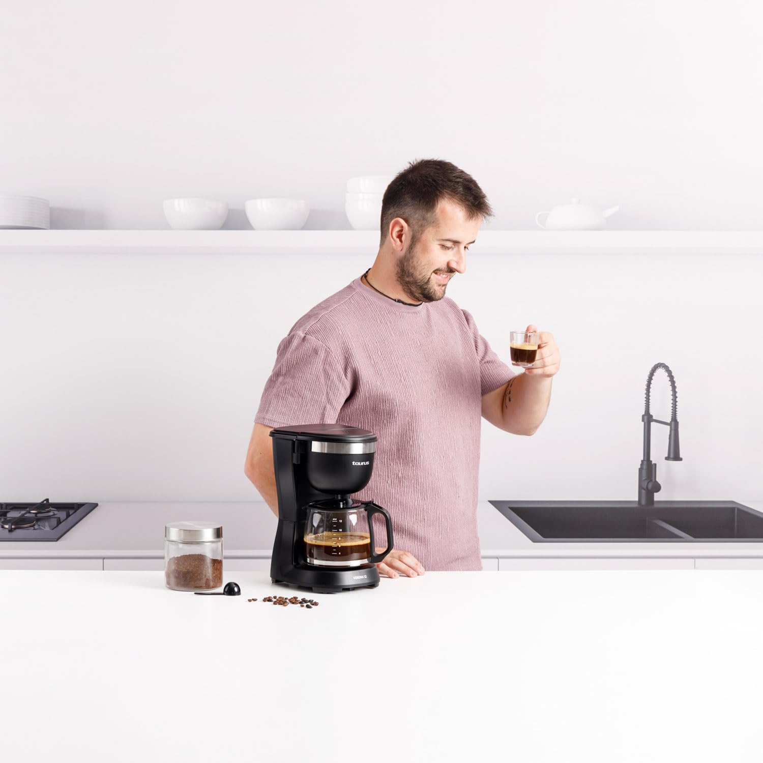 Taurus - Cafetière filtre Verona 12 + 680 W | Capacité 1,25 L, 12 tasses | Filtre permanent lavable | Bec anti-goutte | Sans BPA | Arrêt auto | Compacte | Noir