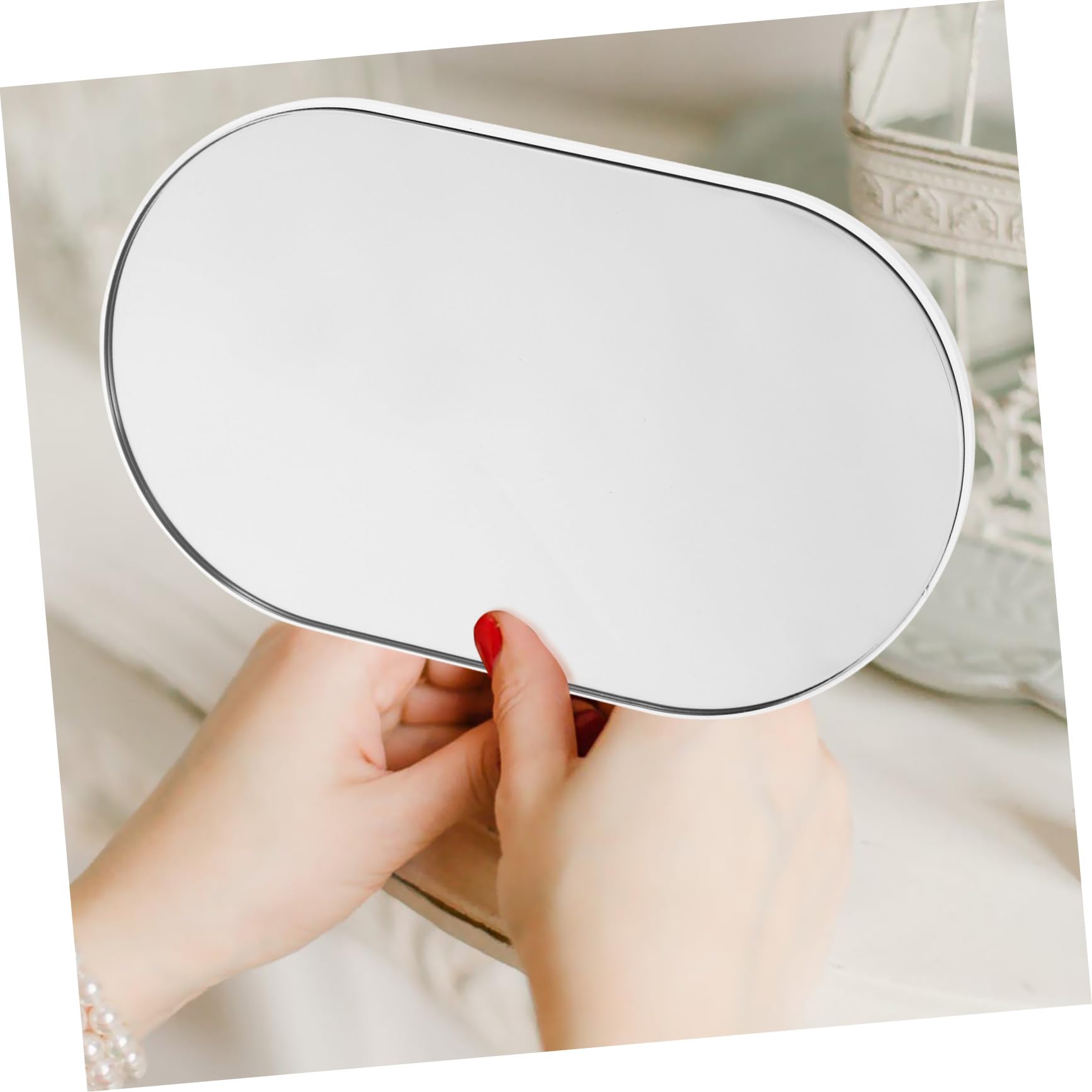 Bilancia Digitale Portatile per Pesapersone Display Digitale Facile da Leggere e Vetro Temperato, per Salute e Fitness, Design Nero Semplice e Stile Elegante