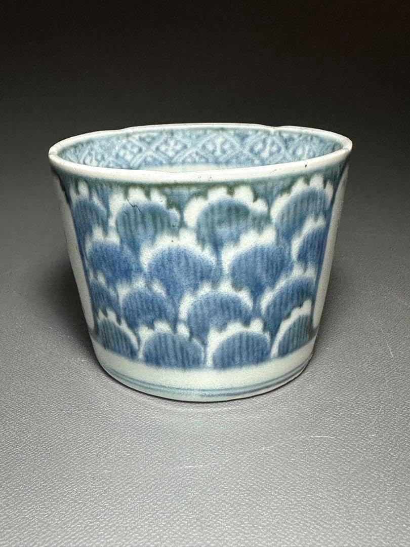 古伊万里　そば猪口　牡丹紋様　染付　白磁　有田焼き　　江戸時代 古伊万里 そば猪口 牡丹紋様 染付 白磁 有田焼き 江戸時代