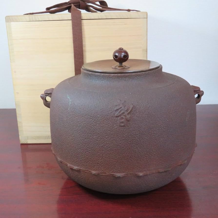 茶釜 菊池正直 春秋釜 茶道具 茶器 風呂釜 茶道 共箱 Amazon.co.jp: 茶釜 菊池正直 春秋釜 茶道具 茶器 風呂釜 茶道