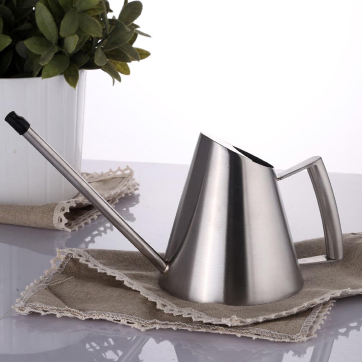 CALLARON Gießkanne für Zimmerpflanzen aus Edelstahl Metall Gartengießkanne 1500ml Silber Rund mit Ergonomischem Griff für Innenbereich und Garten