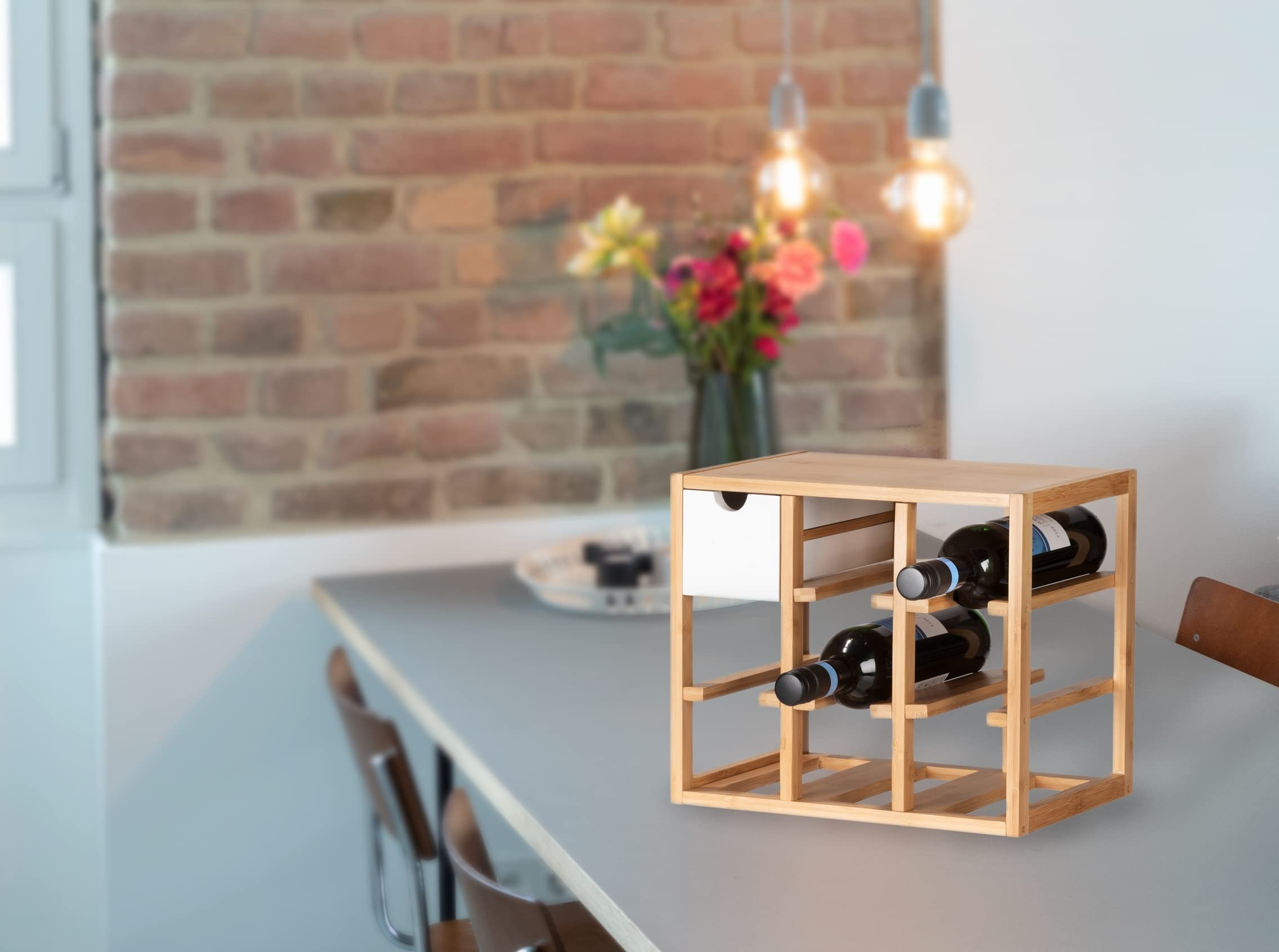 WENKO Étagère à vin Finja, étagère pouvant accueillir jusqu'à 8 Bouteilles, avec tiroir intégré pour Tire-Bouchon, verseur-verseur et Serviettes, en Bambou Naturel/MDF, 33,5x29x24 cm, Nature/Blanc