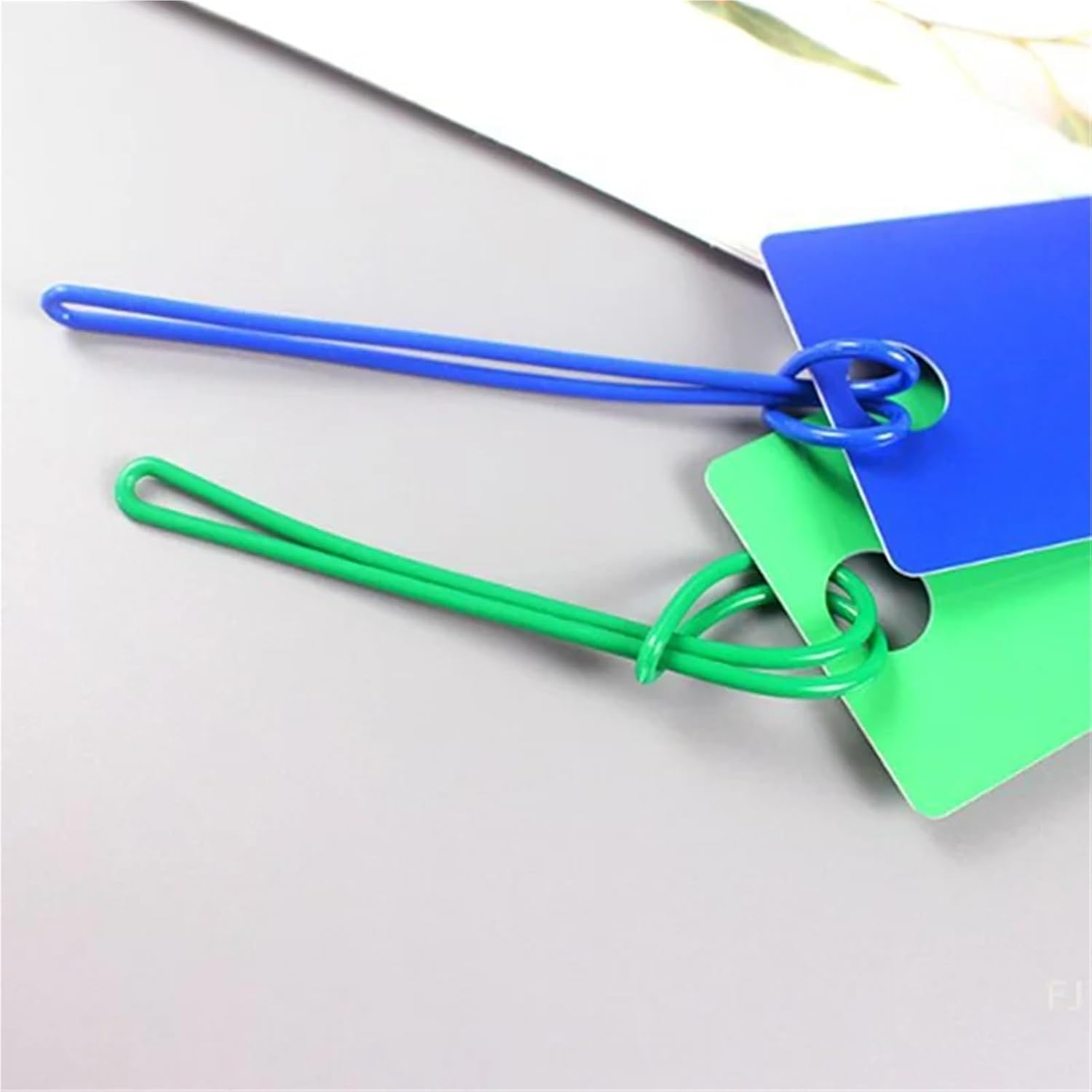 Luggage Loop Straps 300pcs Travel Tags Plastic Bag Loops Colorful Luggage ID Label Strap Holder Lanyard Portable Travel Accessories(Blue)