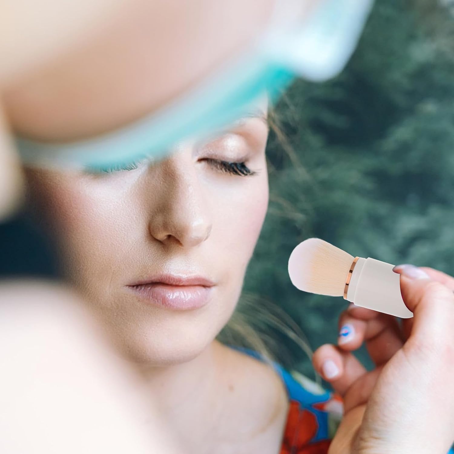 Retractable Mini Blush Brush Small Powder Brush for Cheeks with Protective Capsule for On-the-go Use