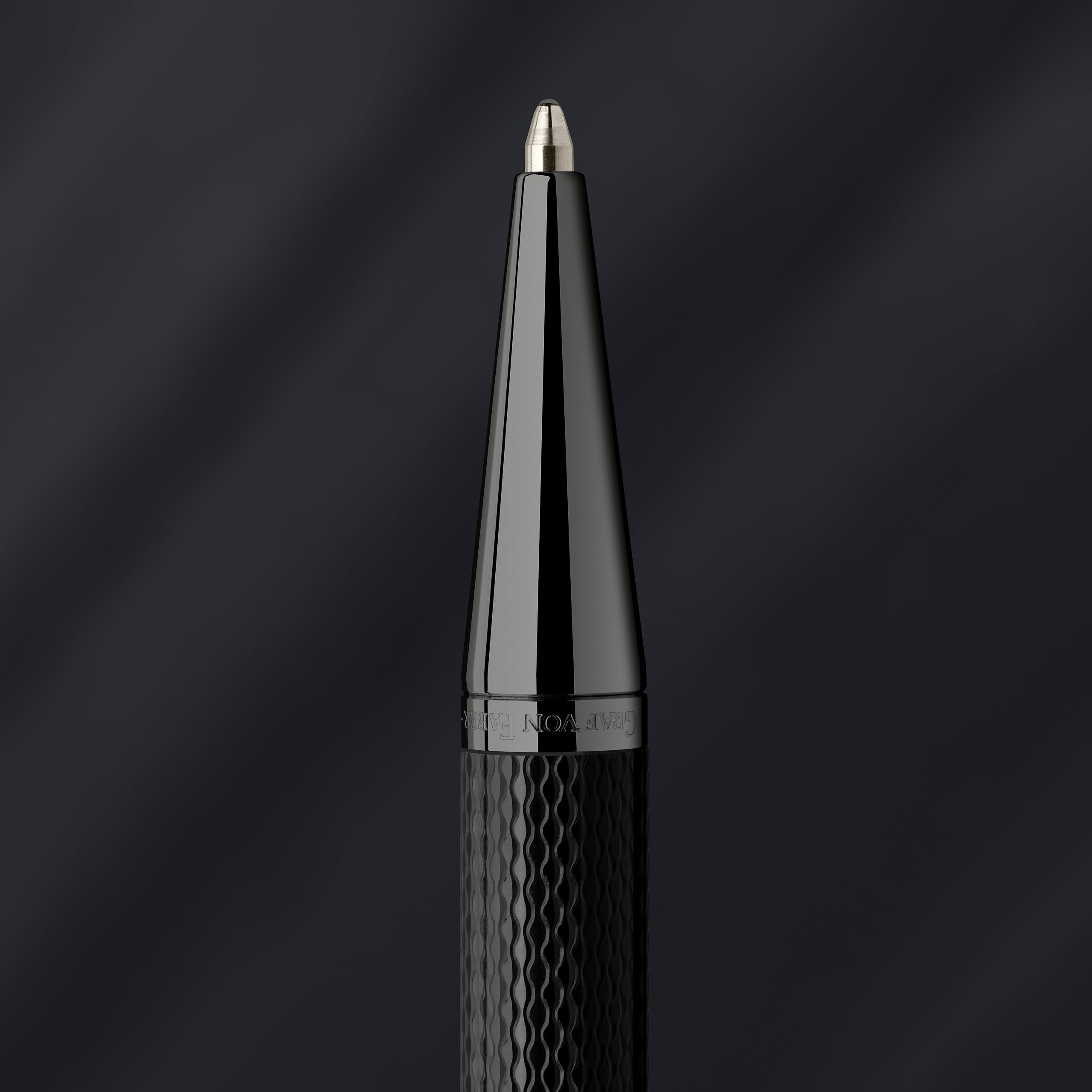 Graf von Faber-Castell - Kugelschreiber Guilloche Black Edition | Strichbreite B, Guillochierter Edelharzschaft mit Titan-PVD-Beschichtung und hochwertiger Geschenkverpackung