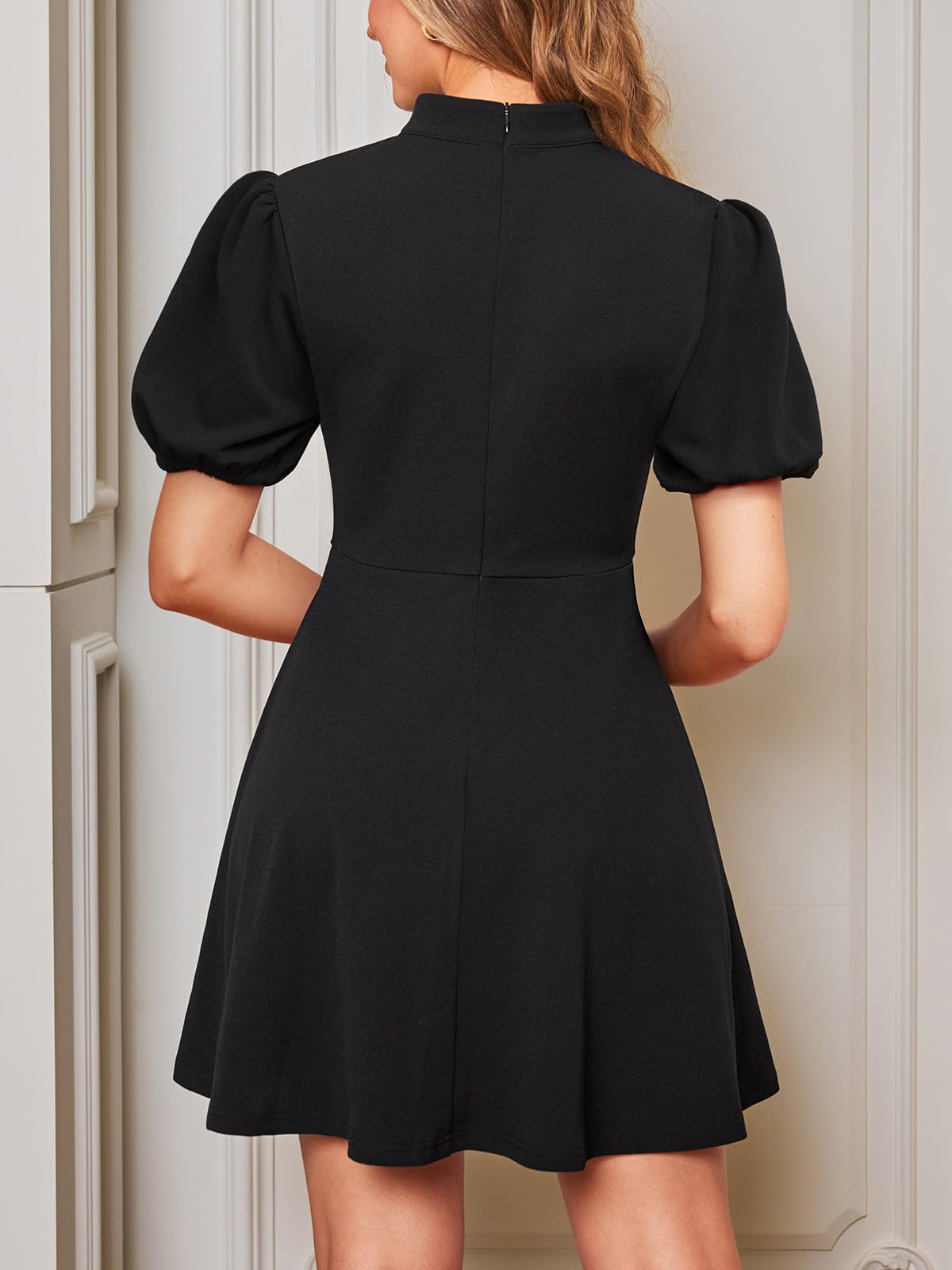 CUPSHE Mini robe élégante pour femme avec col montant et manches à bulles