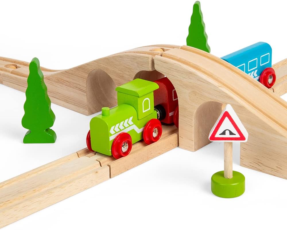 Bigjigs Figure of Eight Train Set for Kids Age 3+ | Award-Winning Traditional Wooden Railway Toy | Set Includes Track Pieces, Engine, Carriages & Accessories | Safe Educational Gift for Children