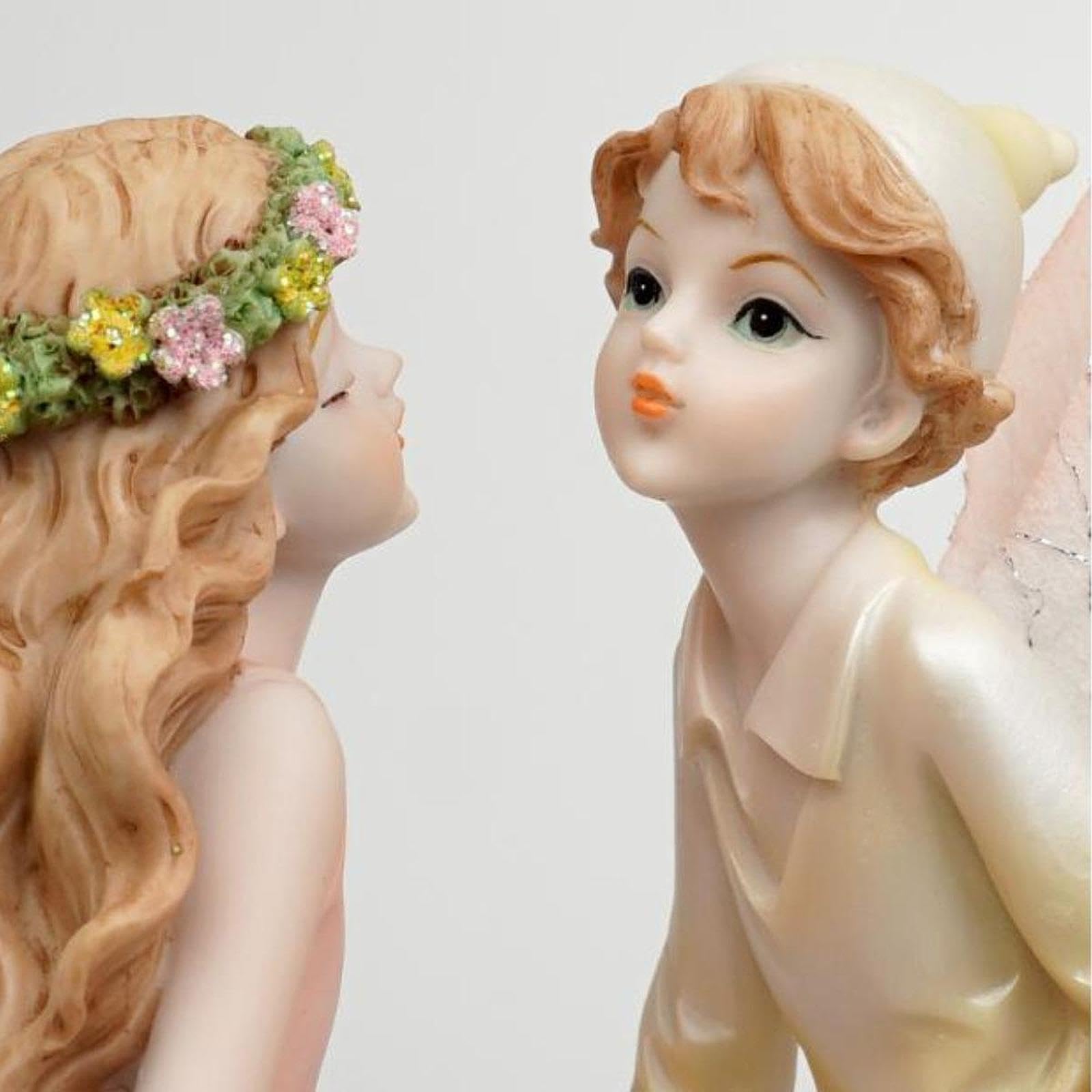 Scultura Ornamentale di Una Coppia di Angeli Che Si, Perfetta per Matrimoni, Festività E Anniversari.
