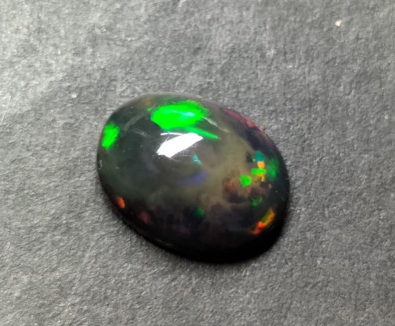 Opale éthiopienne noire AAA pour création de bijoux d'exception
