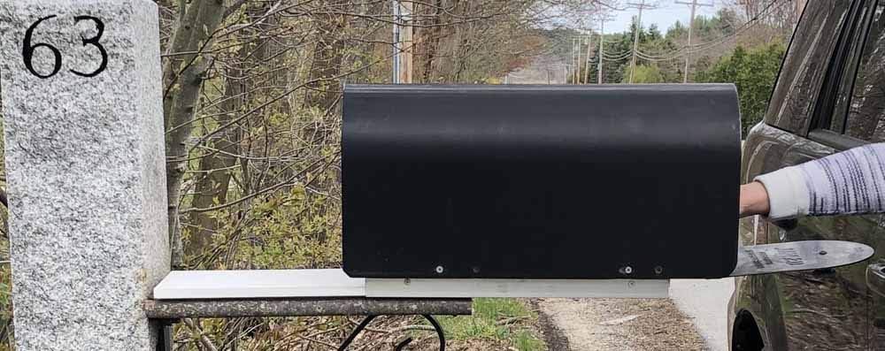 Amazon.com: New Invention invention that fits most standard mailboxes ...