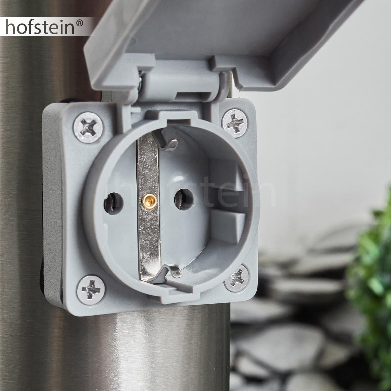 HOFSTEIN Wegeleuchte Sessa, Außenwegeleuchte mit Bewegungsmelder und Steckdose aus Metall/Kunststoff in Nickel-matt/Weiß, moderne Außenleuchte für Garten, Außenbereich, Hof, Terrasse, 110cm, E27, IP44