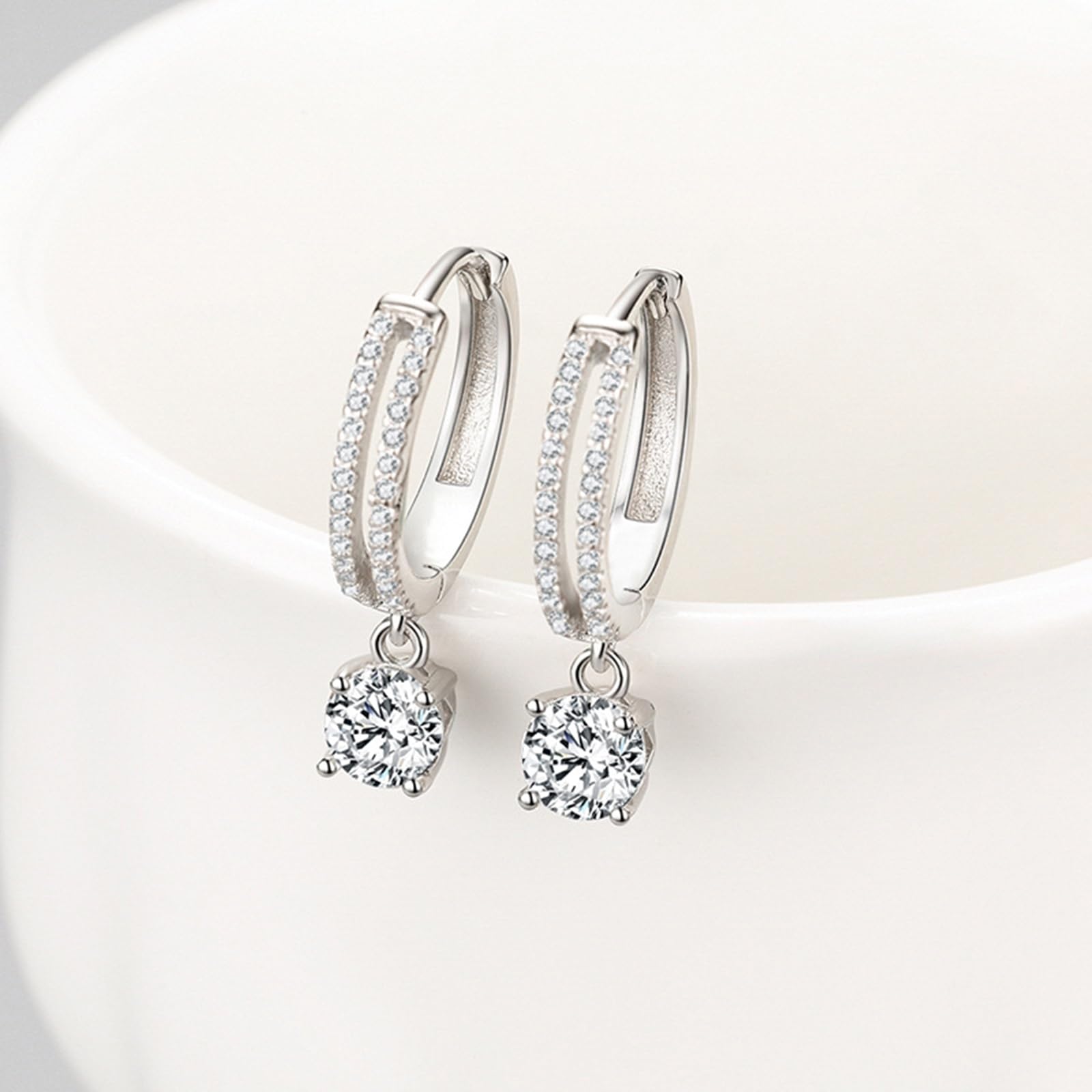 Wycian Pendientes apilables para mujer con moissanita blanca, aretes de aro dorados para mujer, círculo hueco