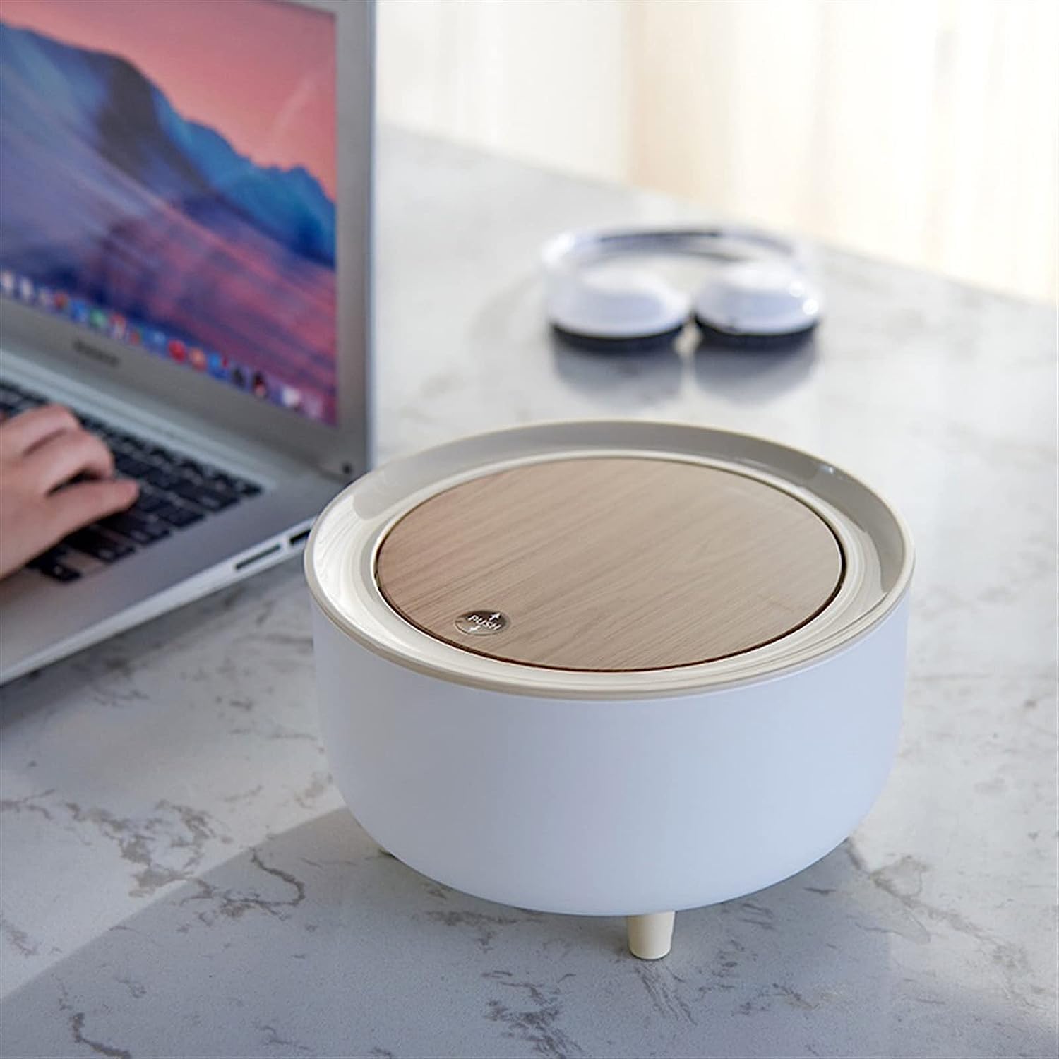 Jumix® Mini Desktop Trash Can with Lid, Square Cute Wastebasket, Garbage Can, Countertop Trash Bin for Table Bedroom Office (Round) (B0BYZ4WBHS) Amazon Price History, Amazon Price Tracker