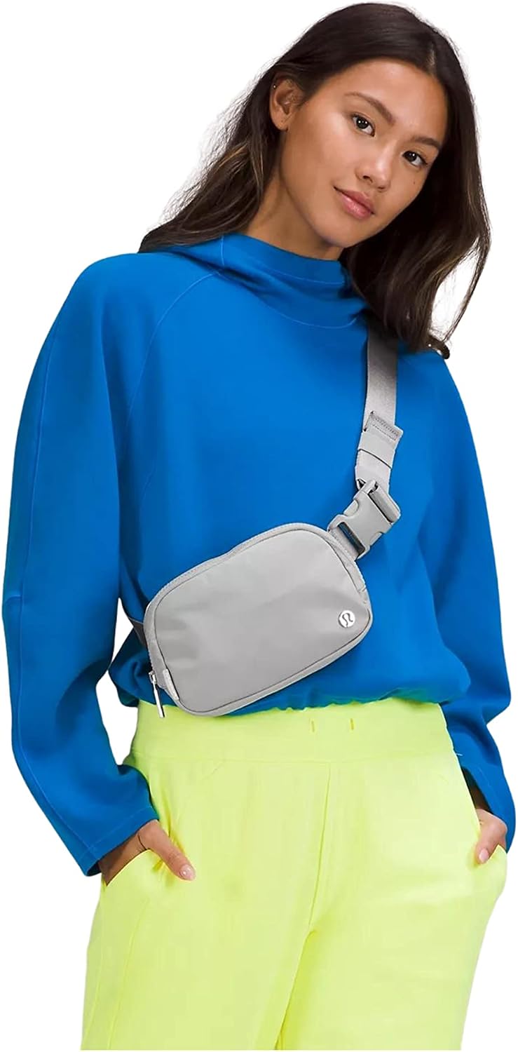Lululemon Athletica, Lululemon Everywhere Belt Bag 1L (Silver Drop)