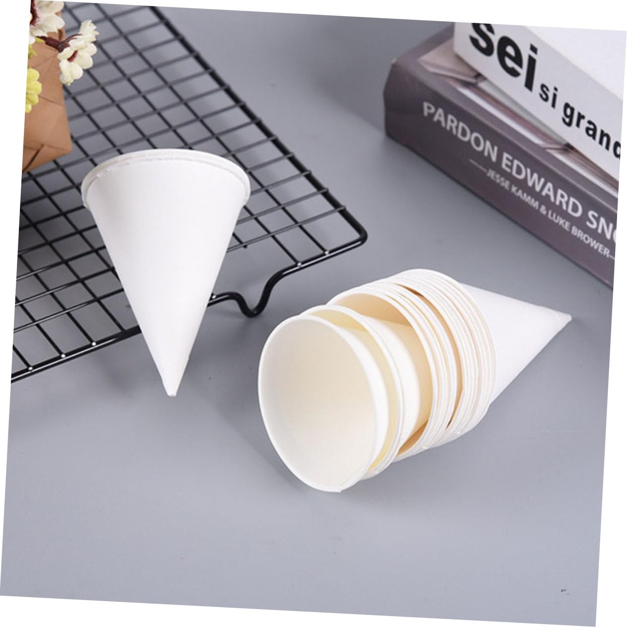 200 Piezas Unidades Vasos de Papel Cónicos para Postres y Helados Resistentes y Desechables para Fiestas y Reuniones Familiares