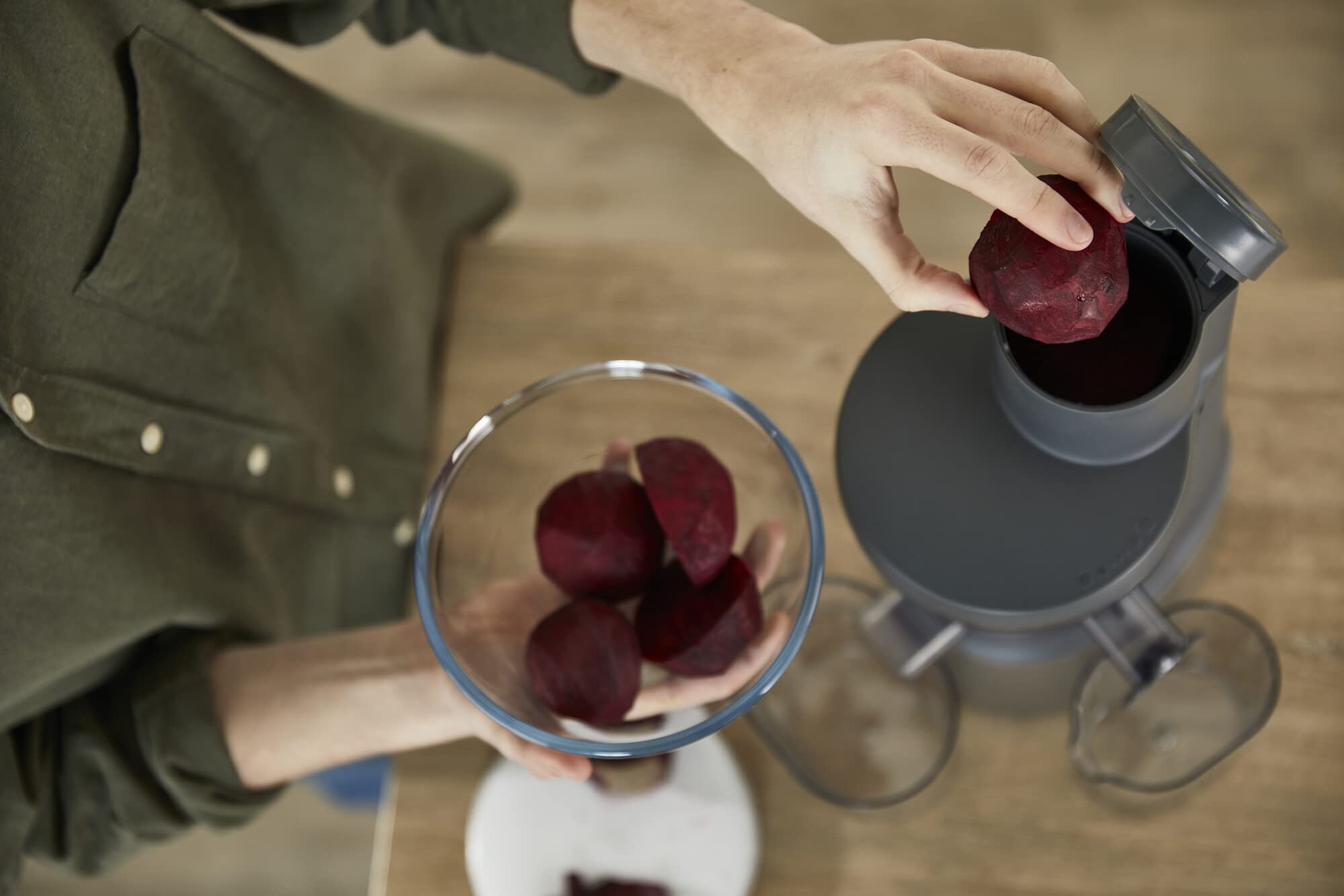 Kenwood PureJuice Pro Entsafter JMP85.00SI, Slow Juicer für selbstgemachte Säfte, XXL-Einfüllöffnung für ganze Früchte, mit niedriger Drehzahl für den Erhalt wichtiger Vitamine, 230 Watt, Silber