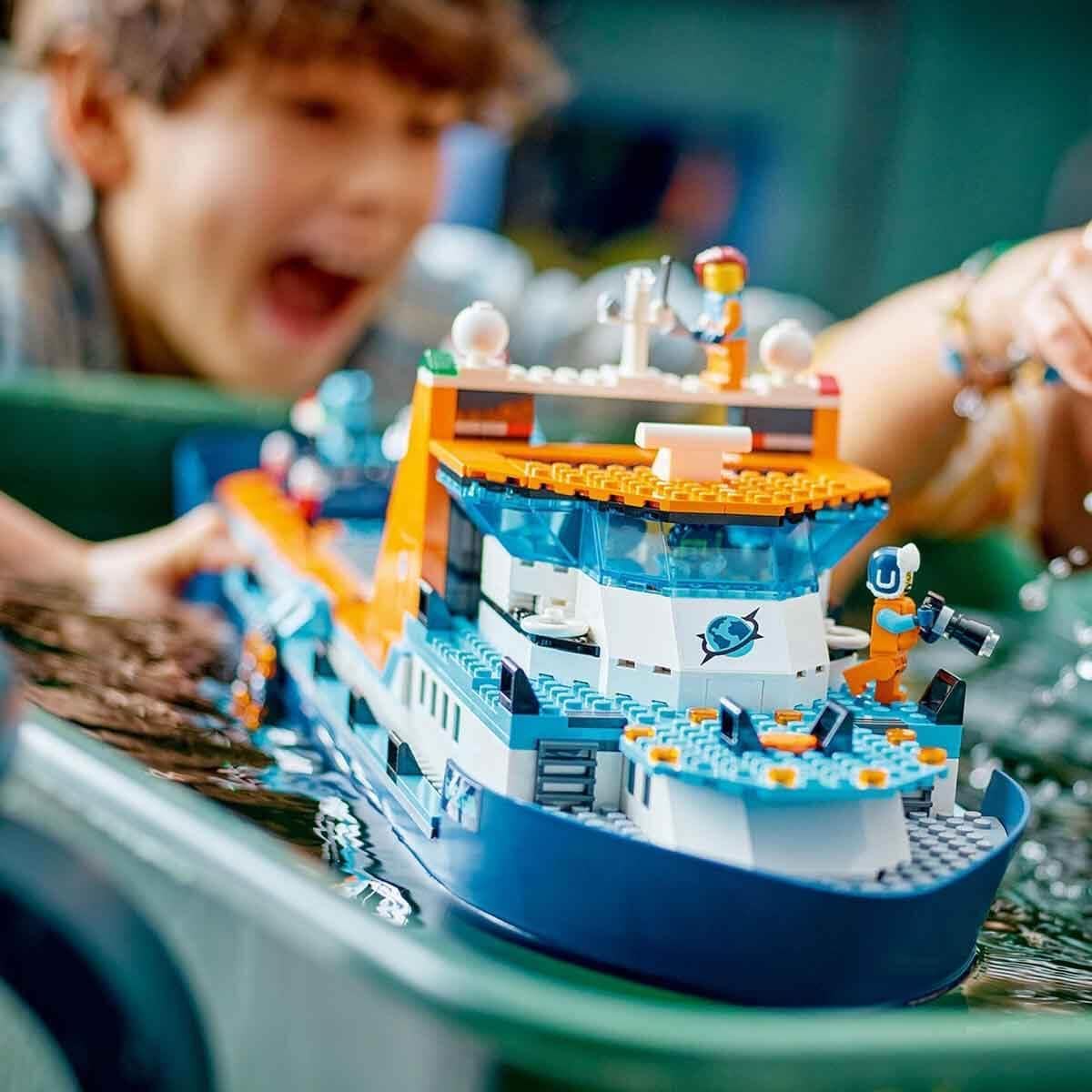 LEGO City 60368 - Arctic Explorer Ship - Image 2