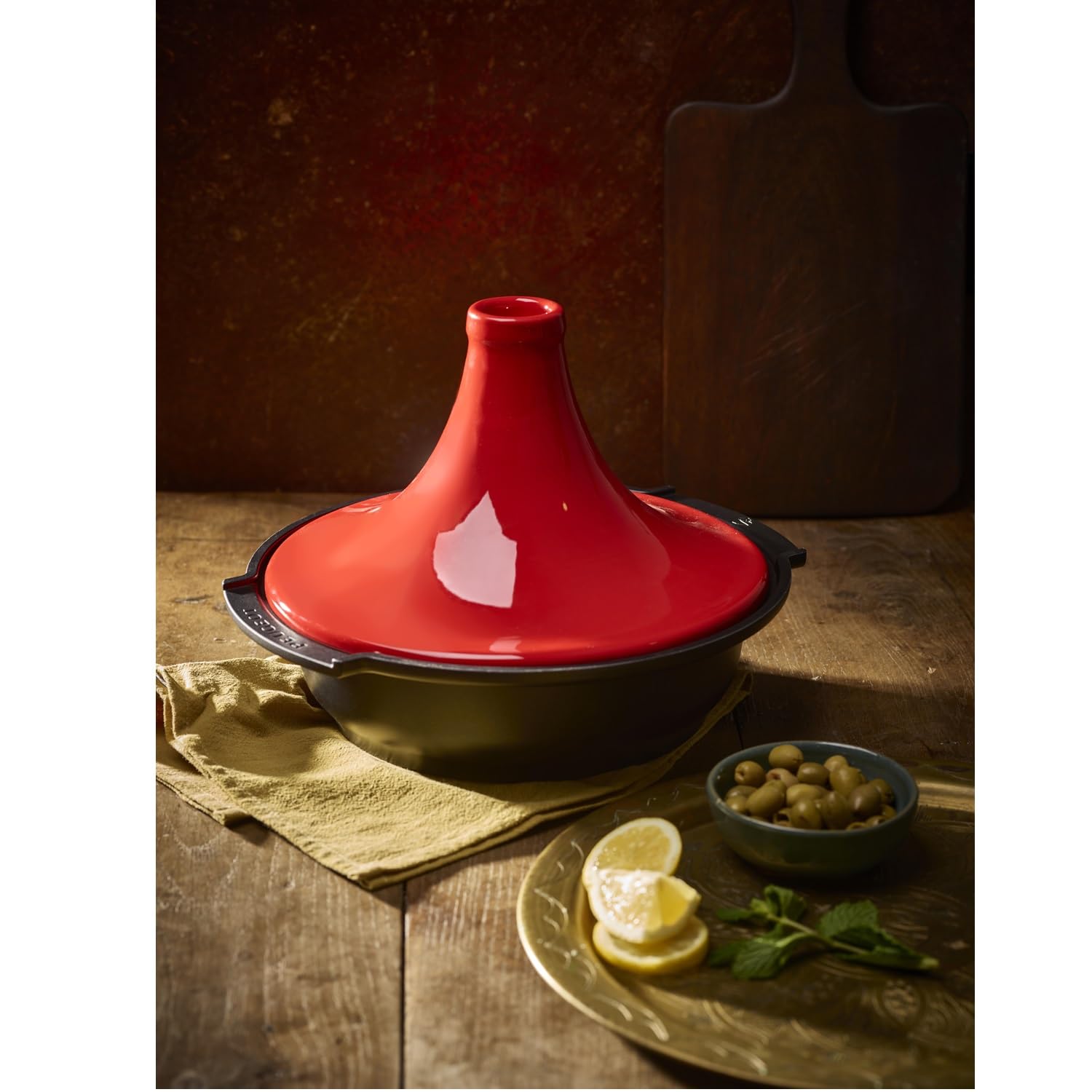 PEUGEOT - Tajine-Topf aus Keramik - 30 cm - Für alle Herdarten geeignet, einschließlich Induktion - Französiches Know-How - Rot