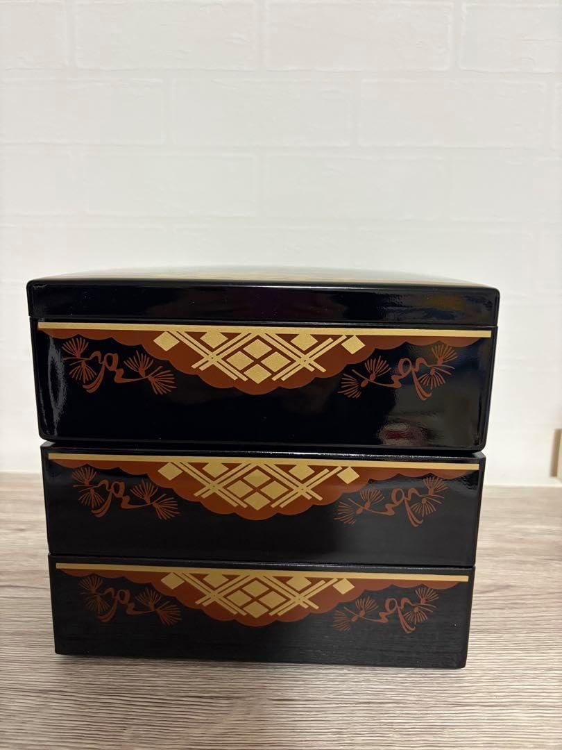 新品未使用 川連漆器 四段重箱 とおかもちセット16.6cm角 美品 四段重箱 とおかもちセット川連漆器 16.6cm×16.6cm 四段