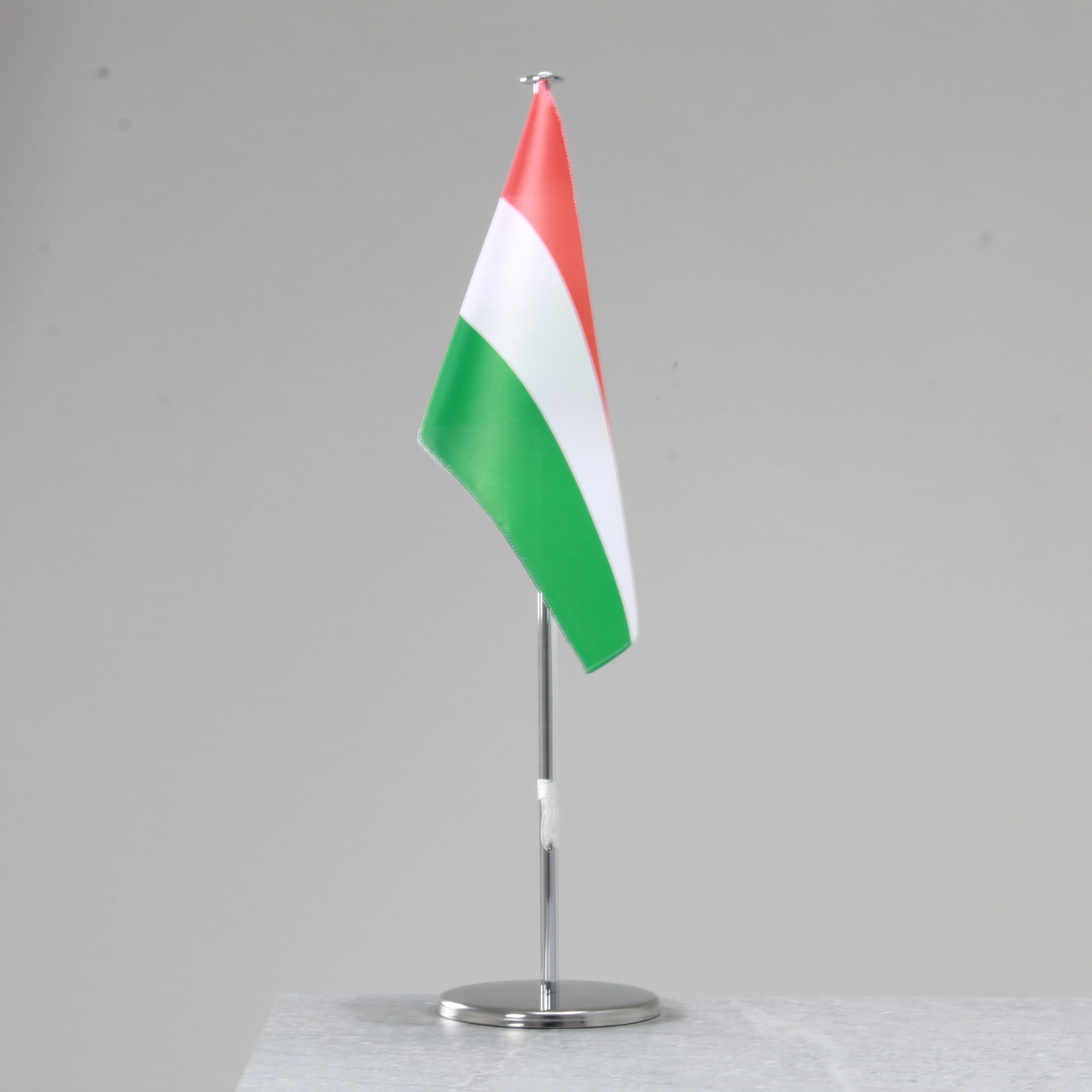 Drapeau de table Hongrie - Drapeau national représentatif pour l'intérieur - Chromé - 42 cm