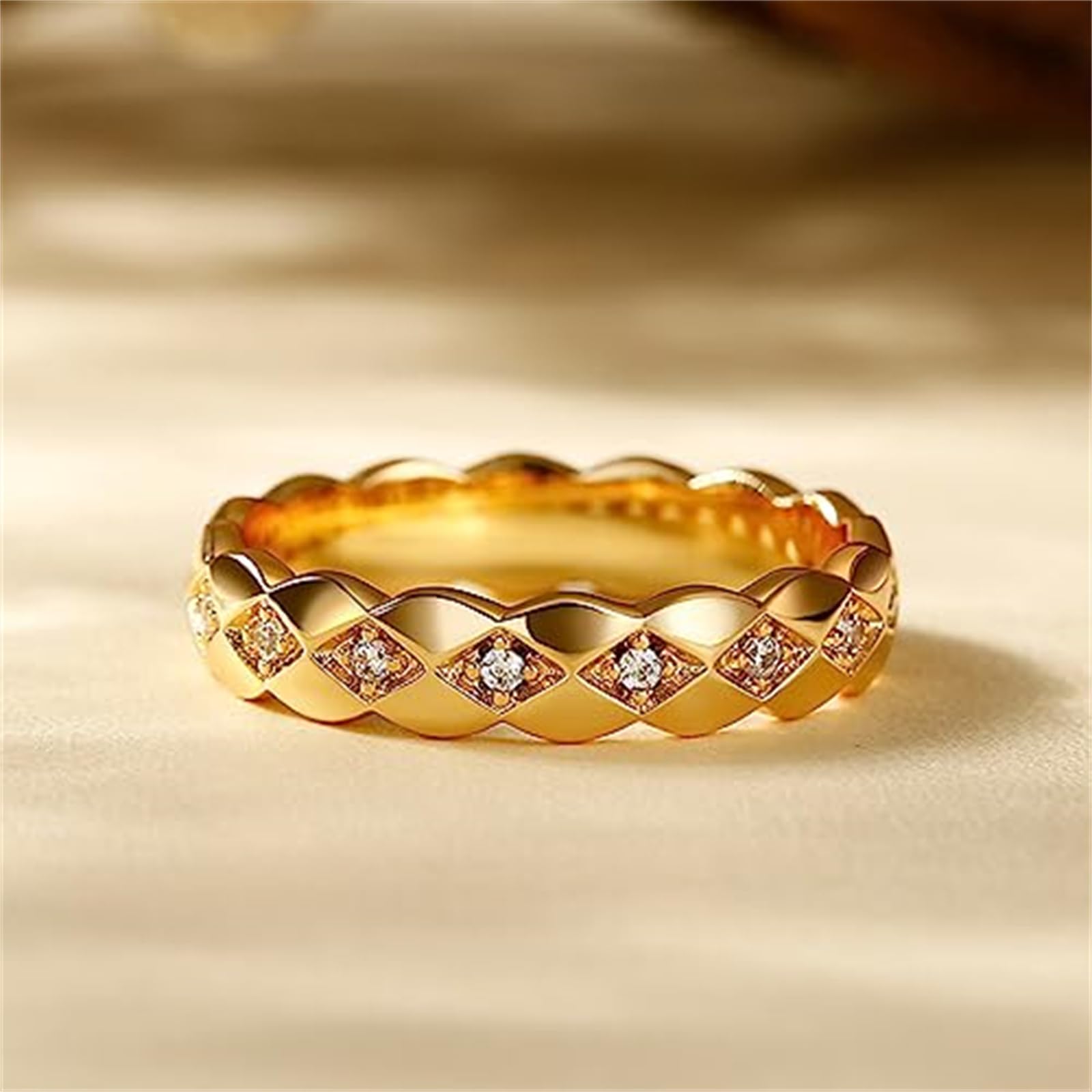 Jeulia Damen Gold Band Ring Wasserfest Vergoldet Verlobungsring Zirkonia Bandring Geometrisch Fingerring Sterlingsilber Blumenring für Frauen Versprechnung Hochzeit Geburtstag Geschenk