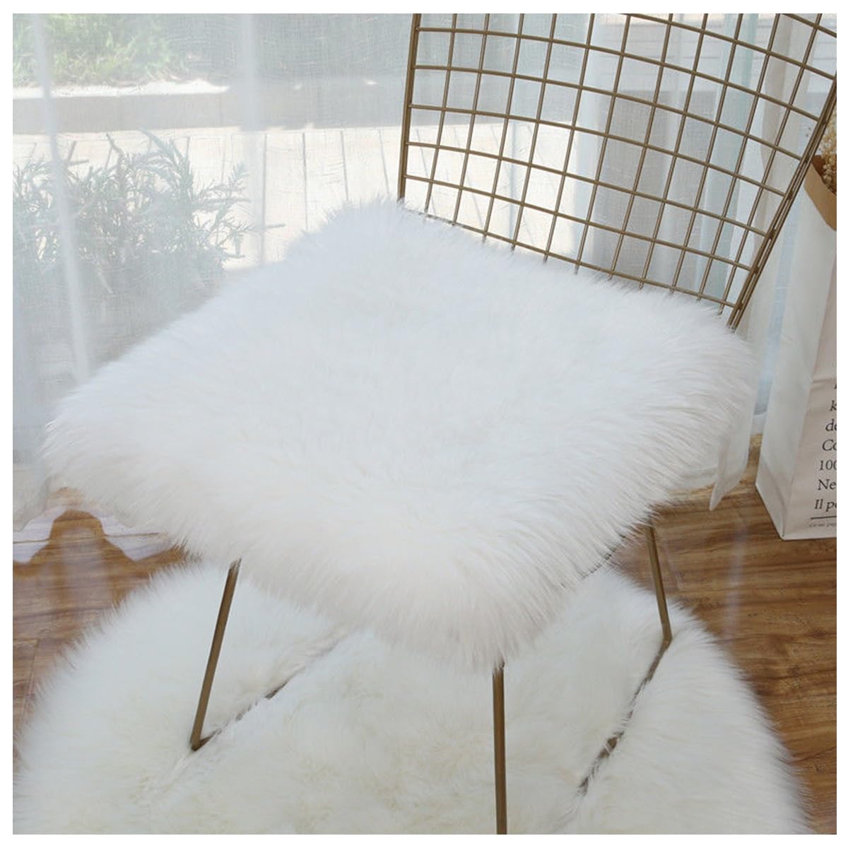 Fluffy Shaggy Chair Seat Pad Soft Anti slip Seat Cushion Plush Faux Fur Sheepskin Silky Seat Cushion Circular Chair Cushions for Indoor Outdoor Garden Dining Bistro Patio Office Coffee Shop(Y10,35x35c