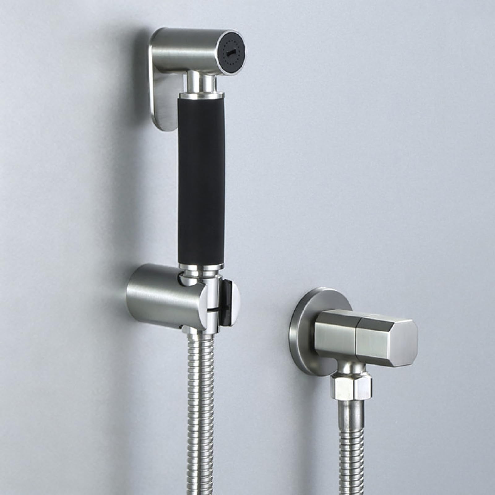 Ducha bidet para WC que soluciona la higiene del baño y lavado de suelos