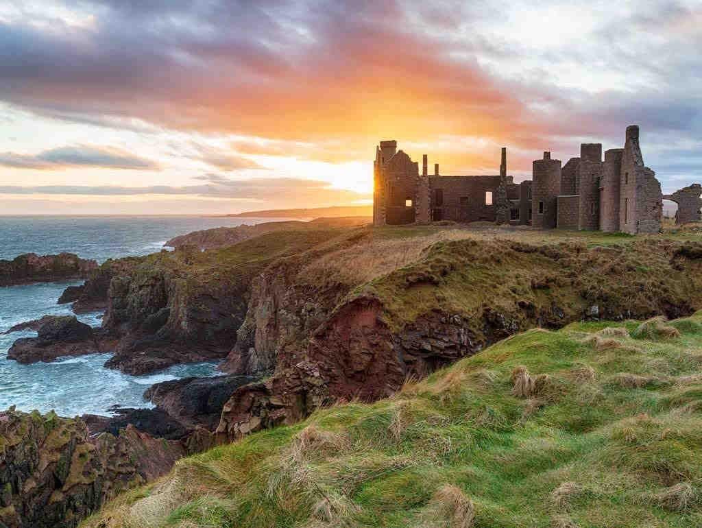 Seaside Ruins at Sunset - 300 Piece Wooden Puzzle - Home Decor Family Game Gift