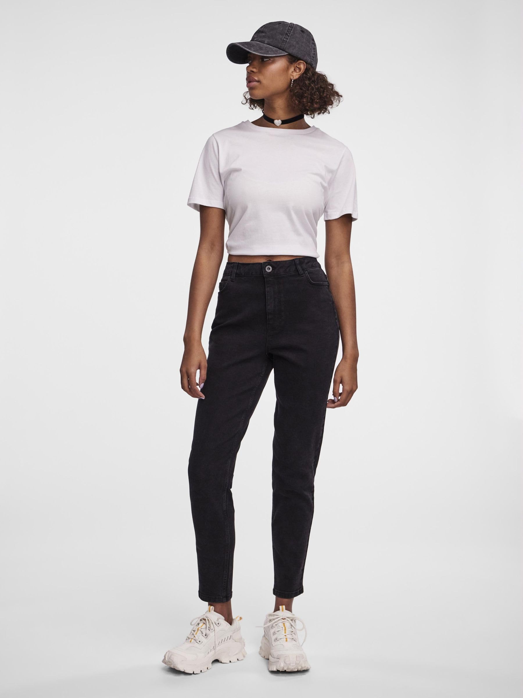 PIECES Kesia High Waisted Ankle Length Mom Jeans