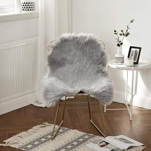 Miniatura 5 de MIULEE - Alfombra peluda suave y esponjosa de piel sintética de lujo, para dormitorio, sala de estar, sofá, silla, de 2 x 3 pies, color gris