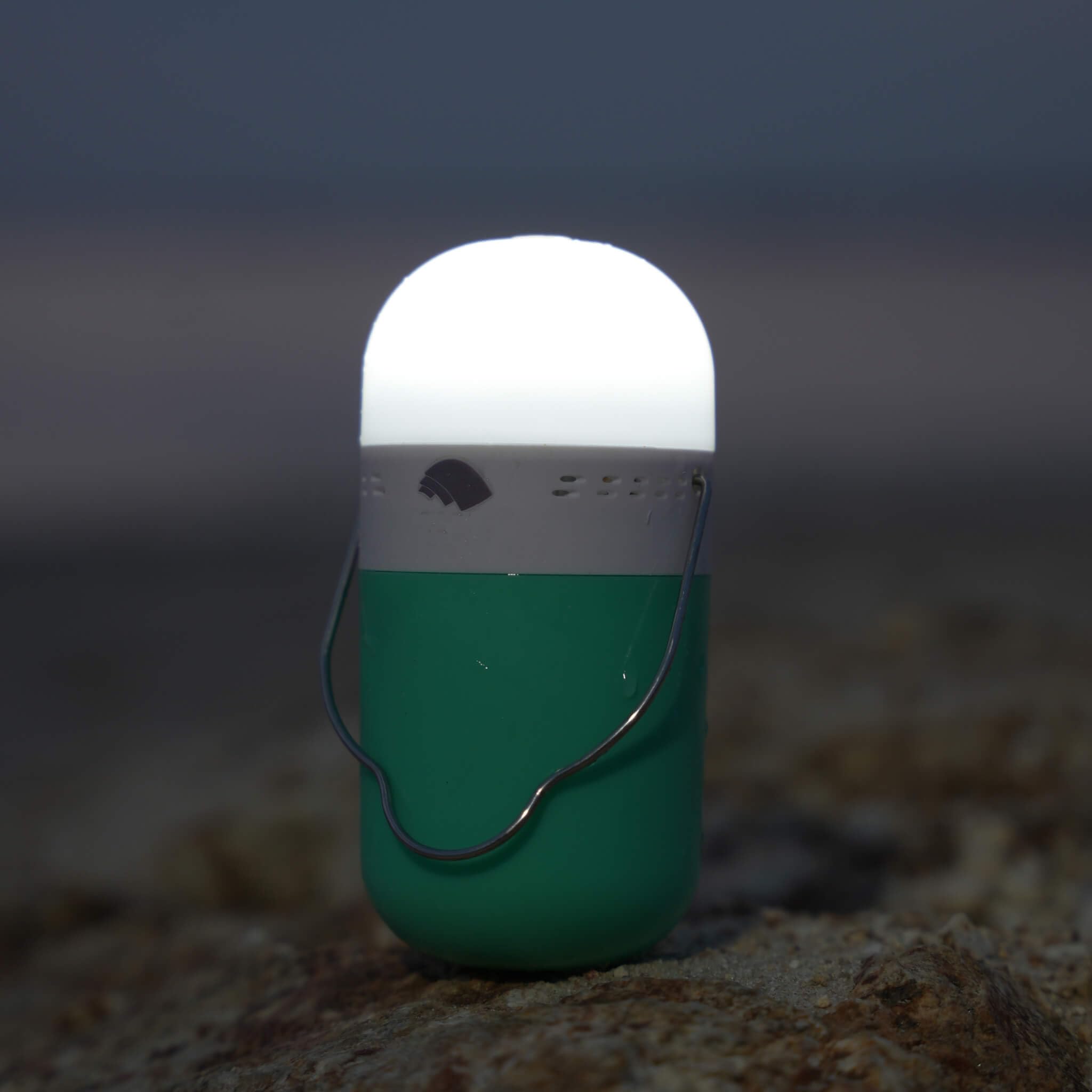 Lampa ze słoną wodą, LED, przenośna latarnia na kemping, wędkowanie i do użytku awaryjnego