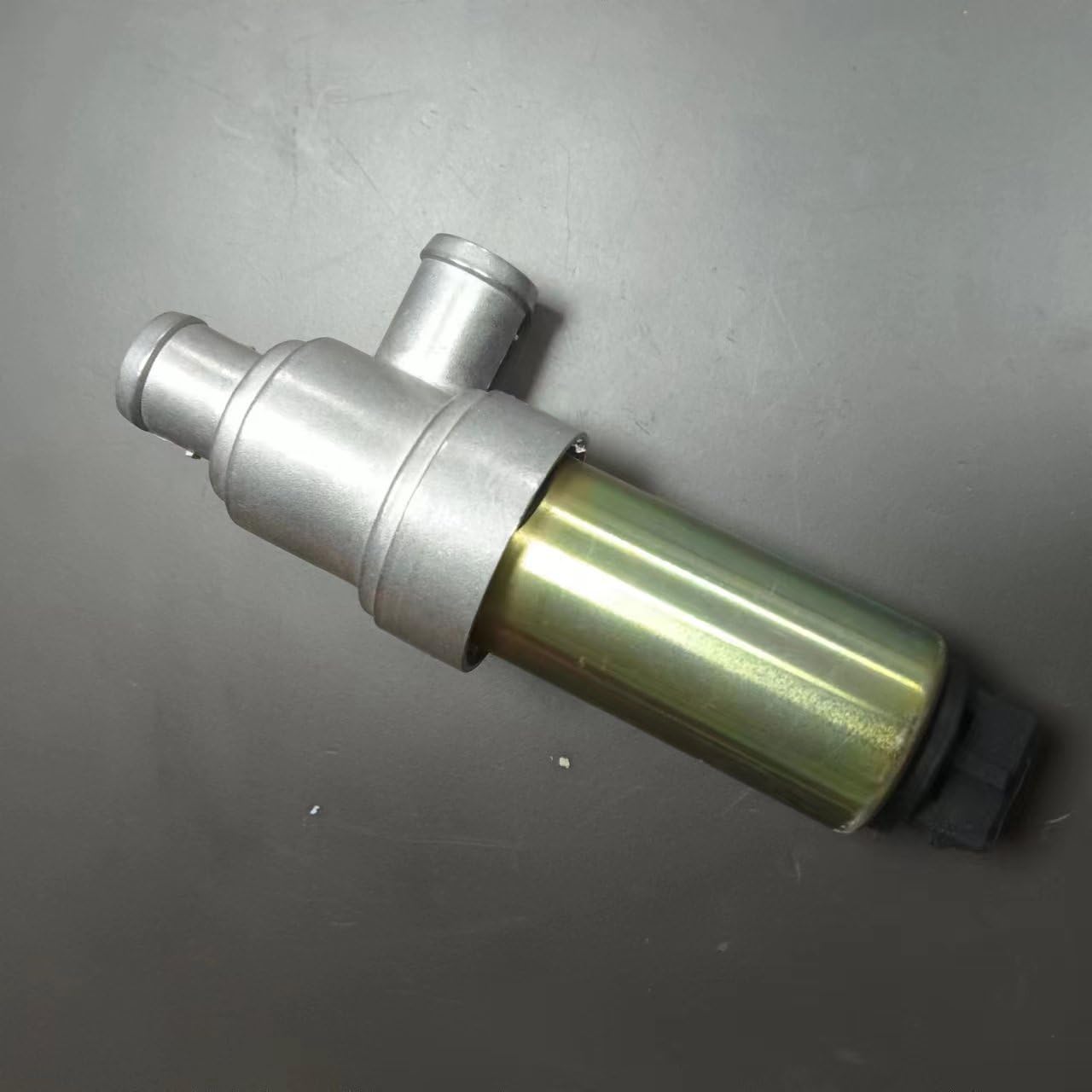 87051 車＆バイク 1pc 037906457C Valve